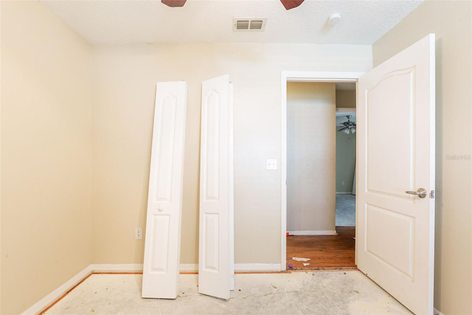 Image 11 of 15 For 8443 Ridgebrook Circle