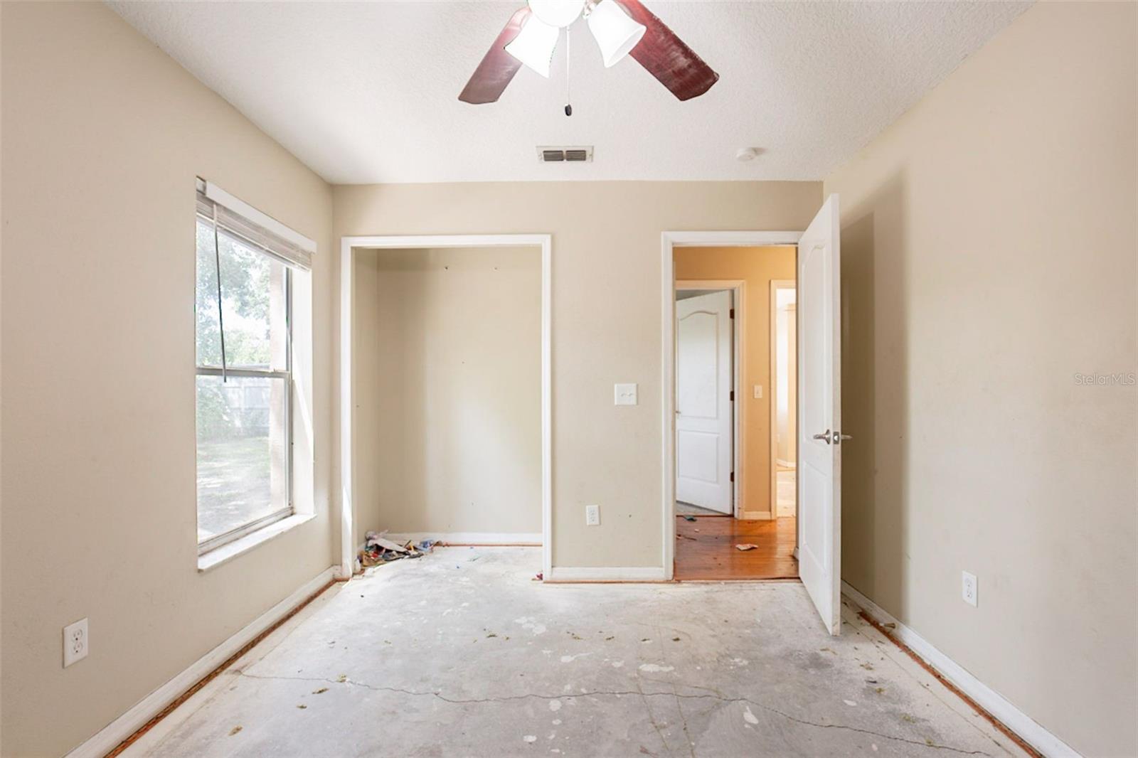 Image 7 of 15 For 8443 Ridgebrook Circle