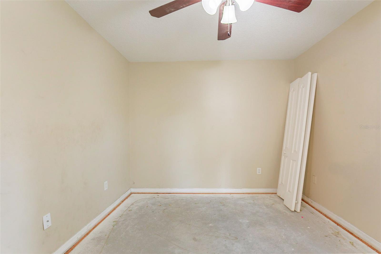 Image 8 of 15 For 8443 Ridgebrook Circle