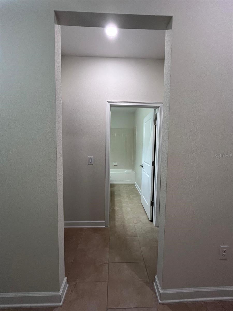 Image 23 of 35 For 1401 Clubman Drive