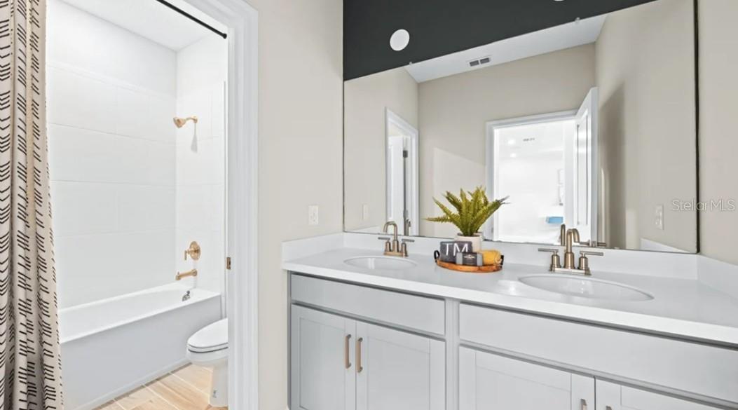 Image 21 of 25 For 849 Junonia Boulevard