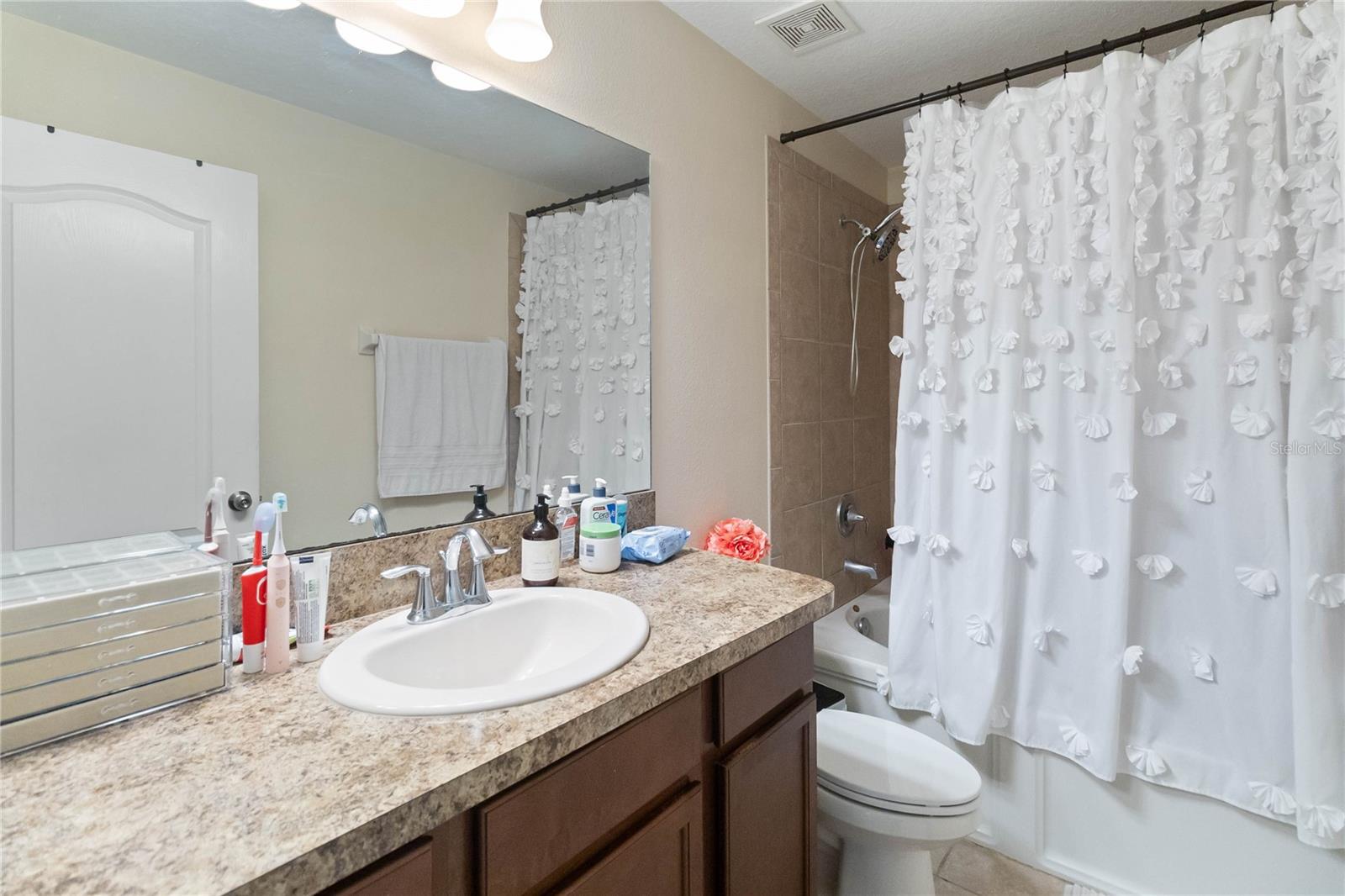 Image 16 of 26 For 229 Carina Circle