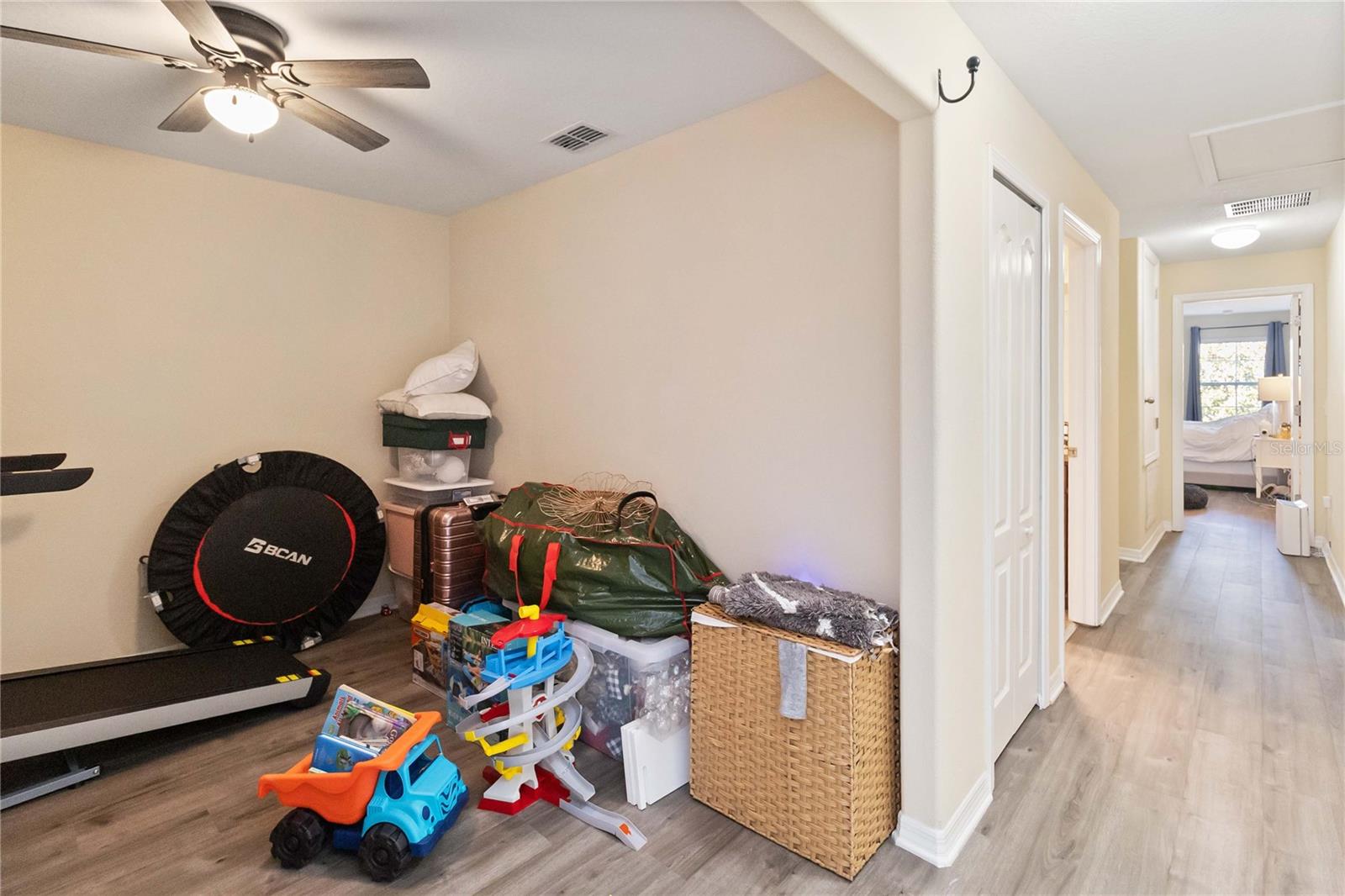 Image 18 of 26 For 229 Carina Circle