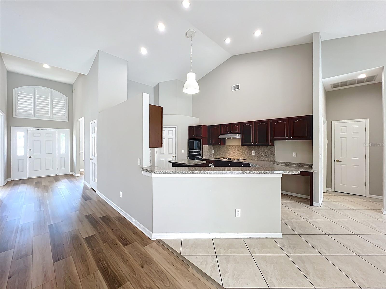 Image 12 of 40 For 1236 Hawthorne Cove Drive