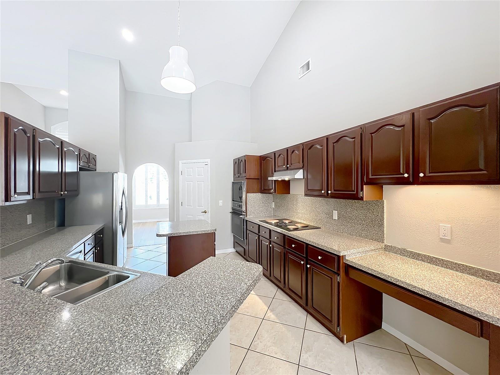 Image 14 of 40 For 1236 Hawthorne Cove Drive
