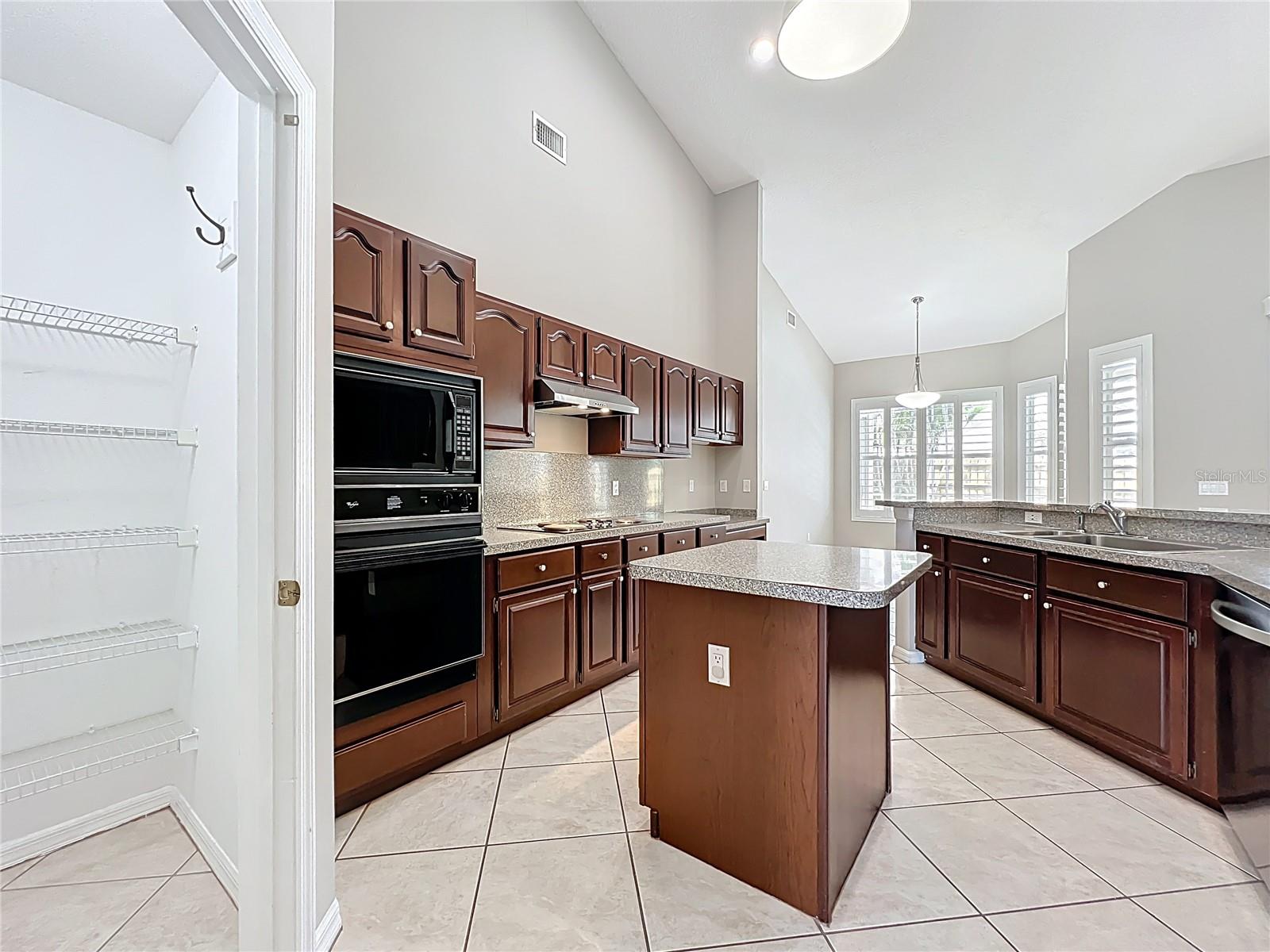 Image 15 of 40 For 1236 Hawthorne Cove Drive