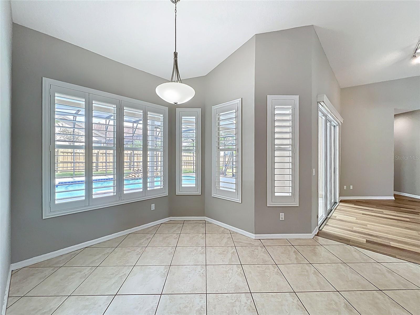 Image 17 of 40 For 1236 Hawthorne Cove Drive