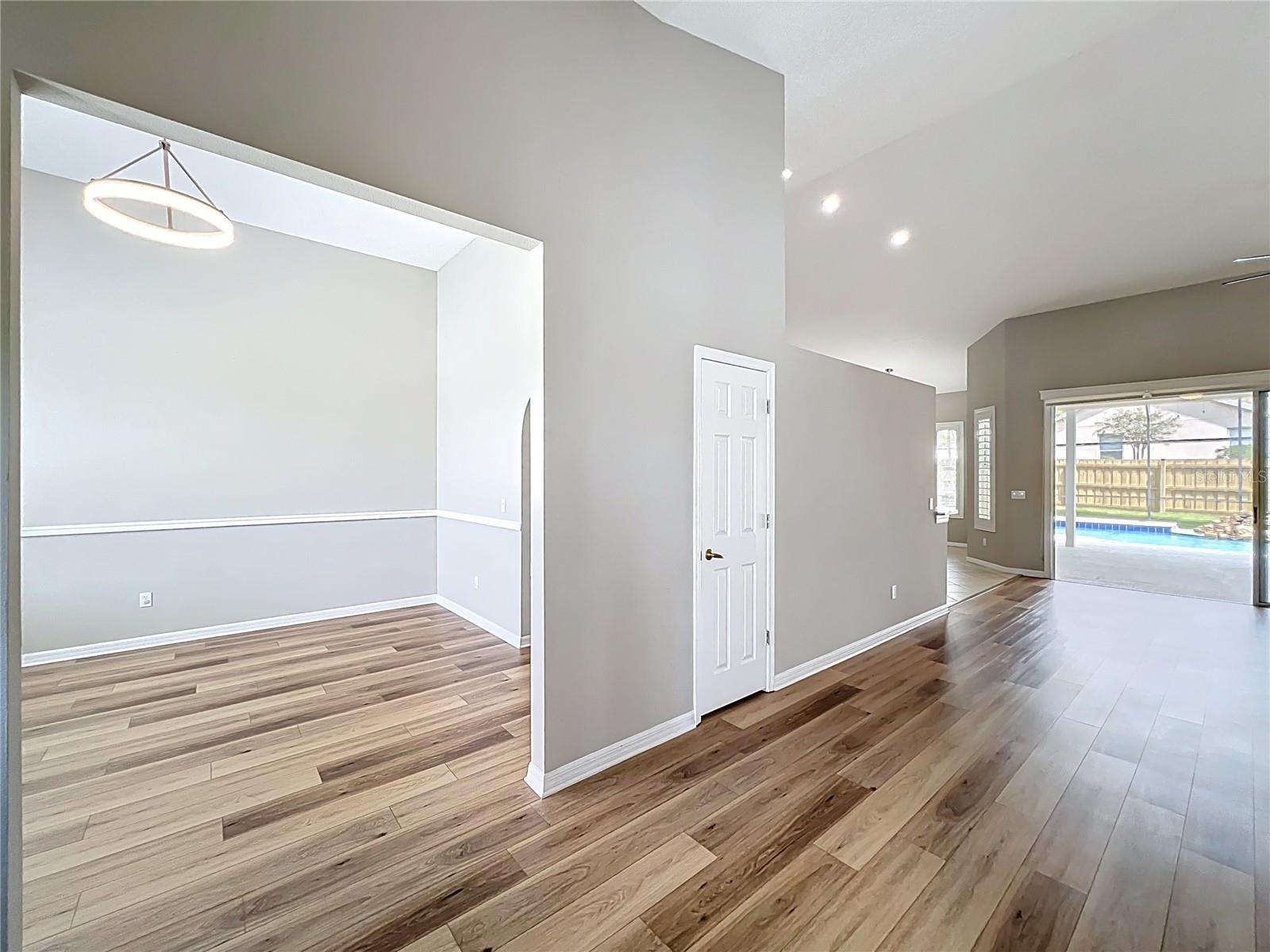 Image 4 of 40 For 1236 Hawthorne Cove Drive