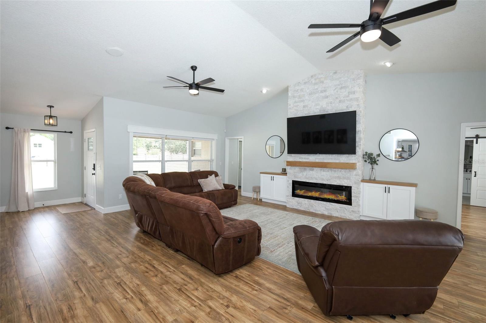 Image 4 of 55 For 8750 Bradley Circle