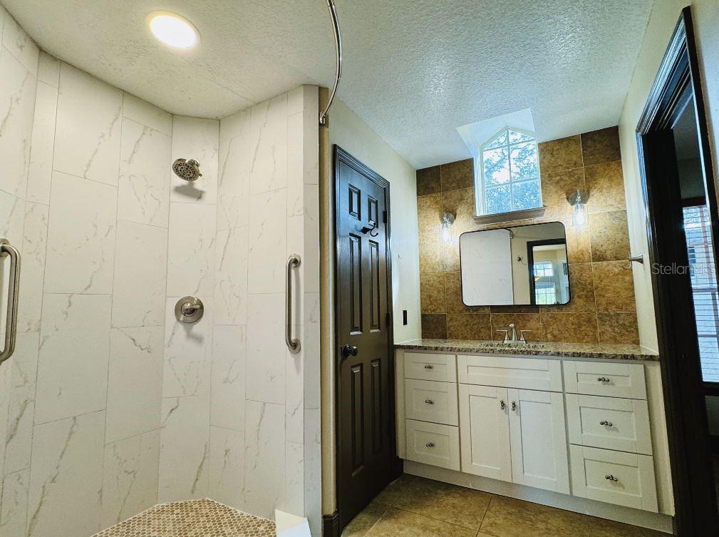 Image 15 of 20 For 1556 Farrindon Circle 1556