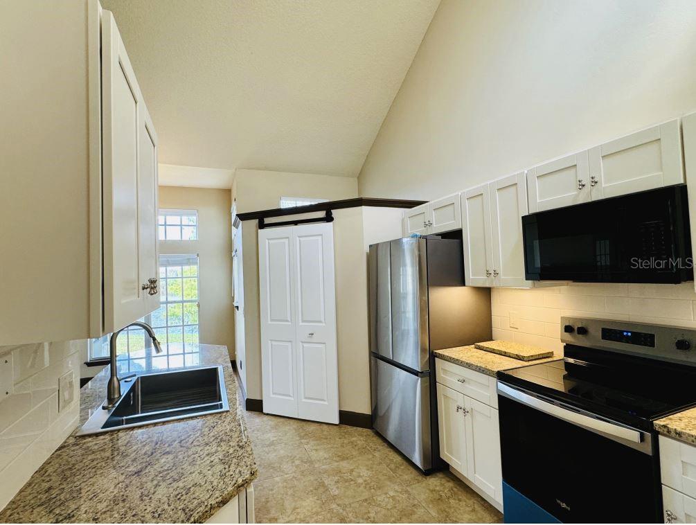 Image 9 of 20 For 1556 Farrindon Circle 1556