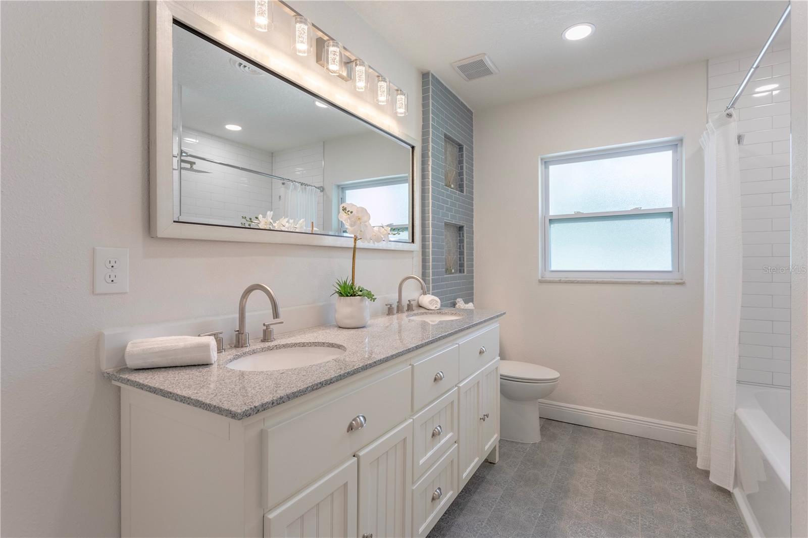 Image 12 of 16 For 905 Marabon Avenue