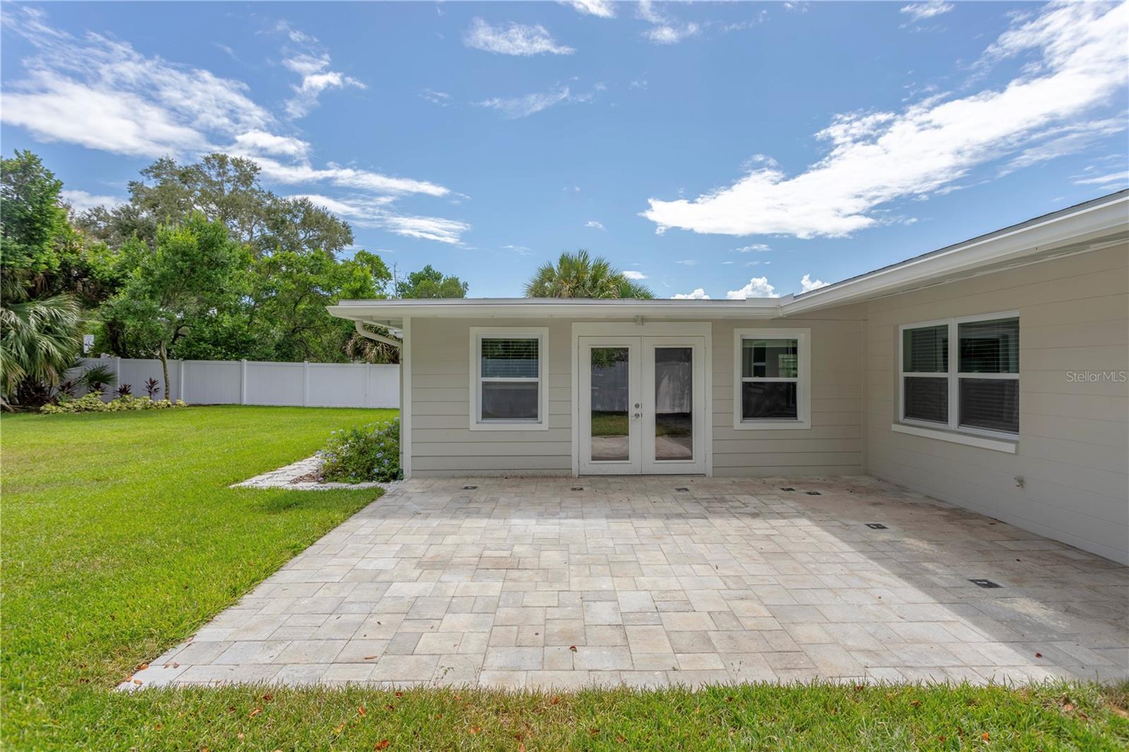 Image 14 of 16 For 905 Marabon Avenue