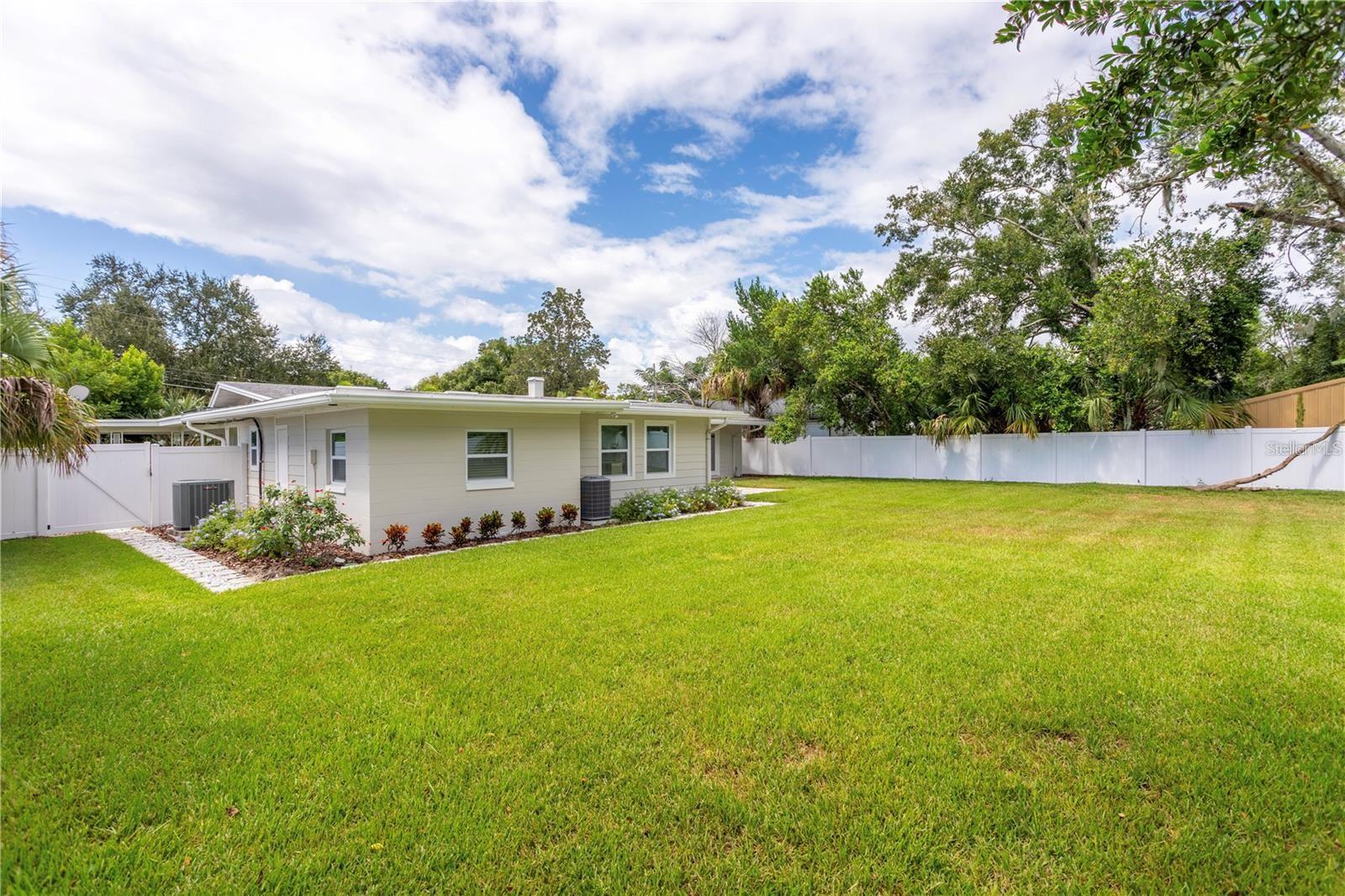 Image 15 of 16 For 905 Marabon Avenue