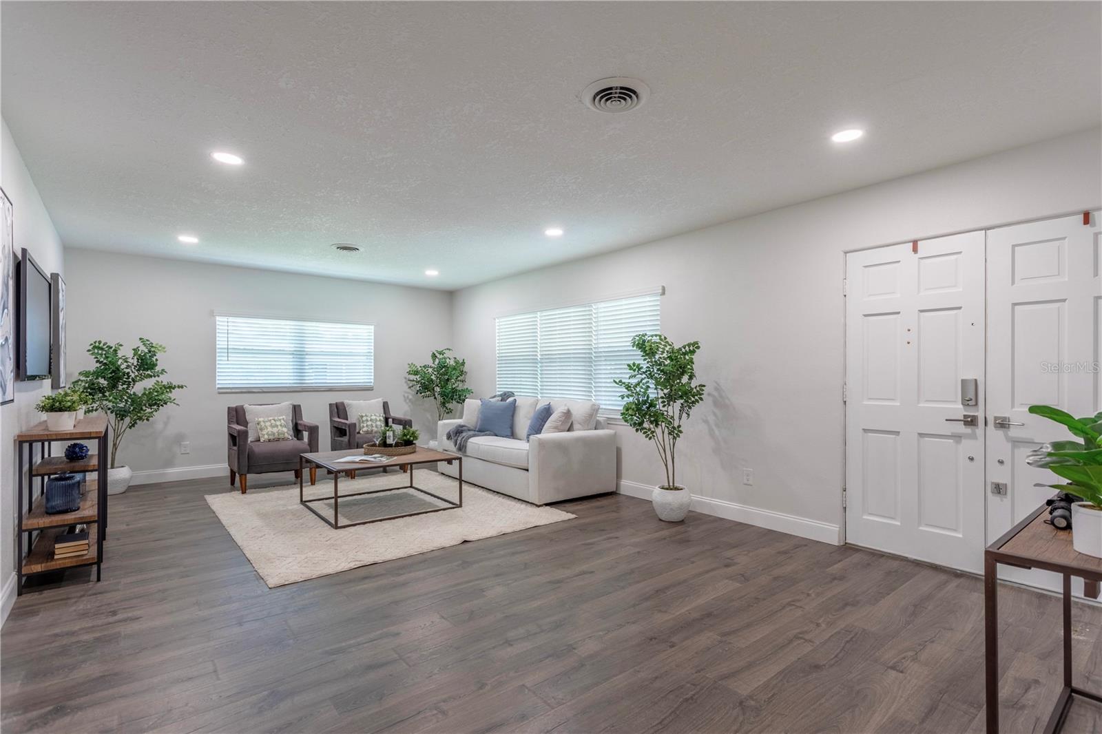 Image 2 of 16 For 905 Marabon Avenue