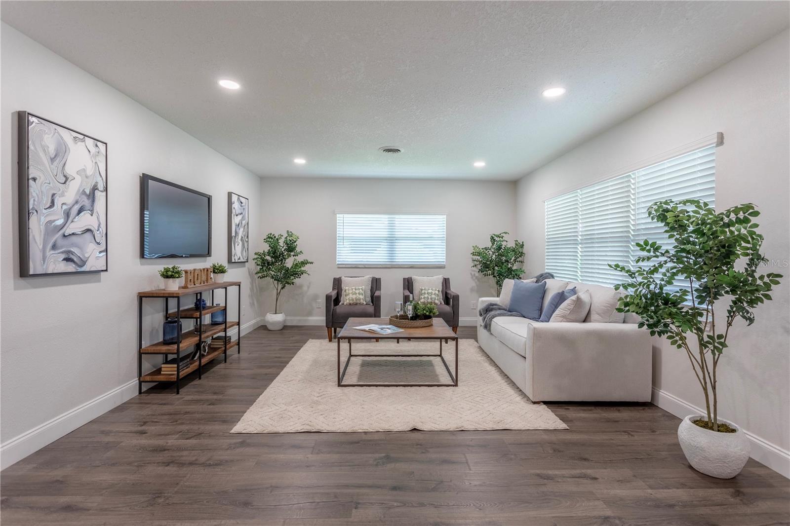 Image 3 of 16 For 905 Marabon Avenue