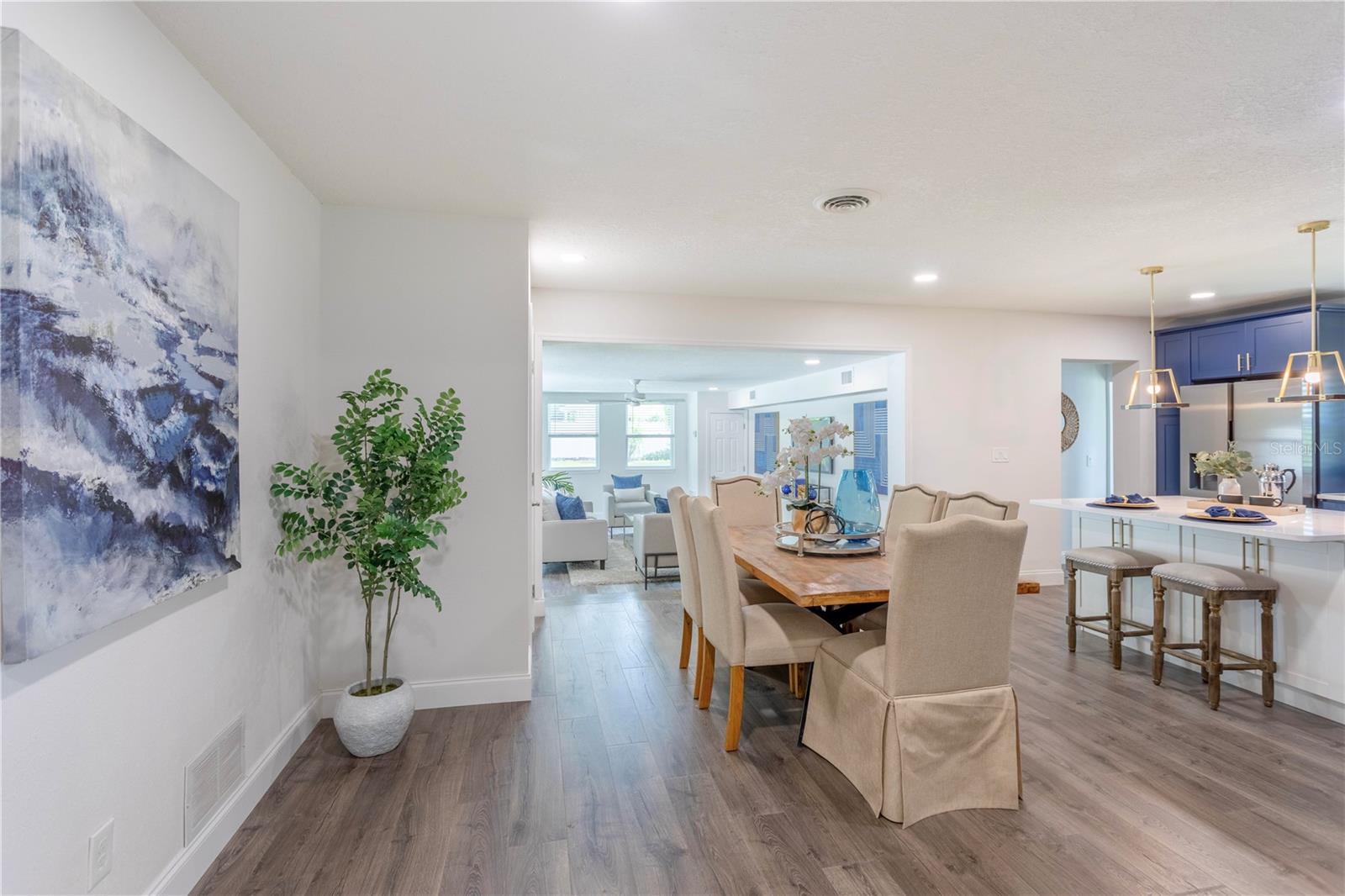 Image 4 of 16 For 905 Marabon Avenue