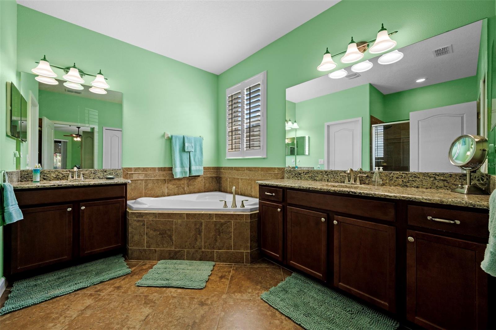 Image 17 of 30 For 4016 Serena Lane