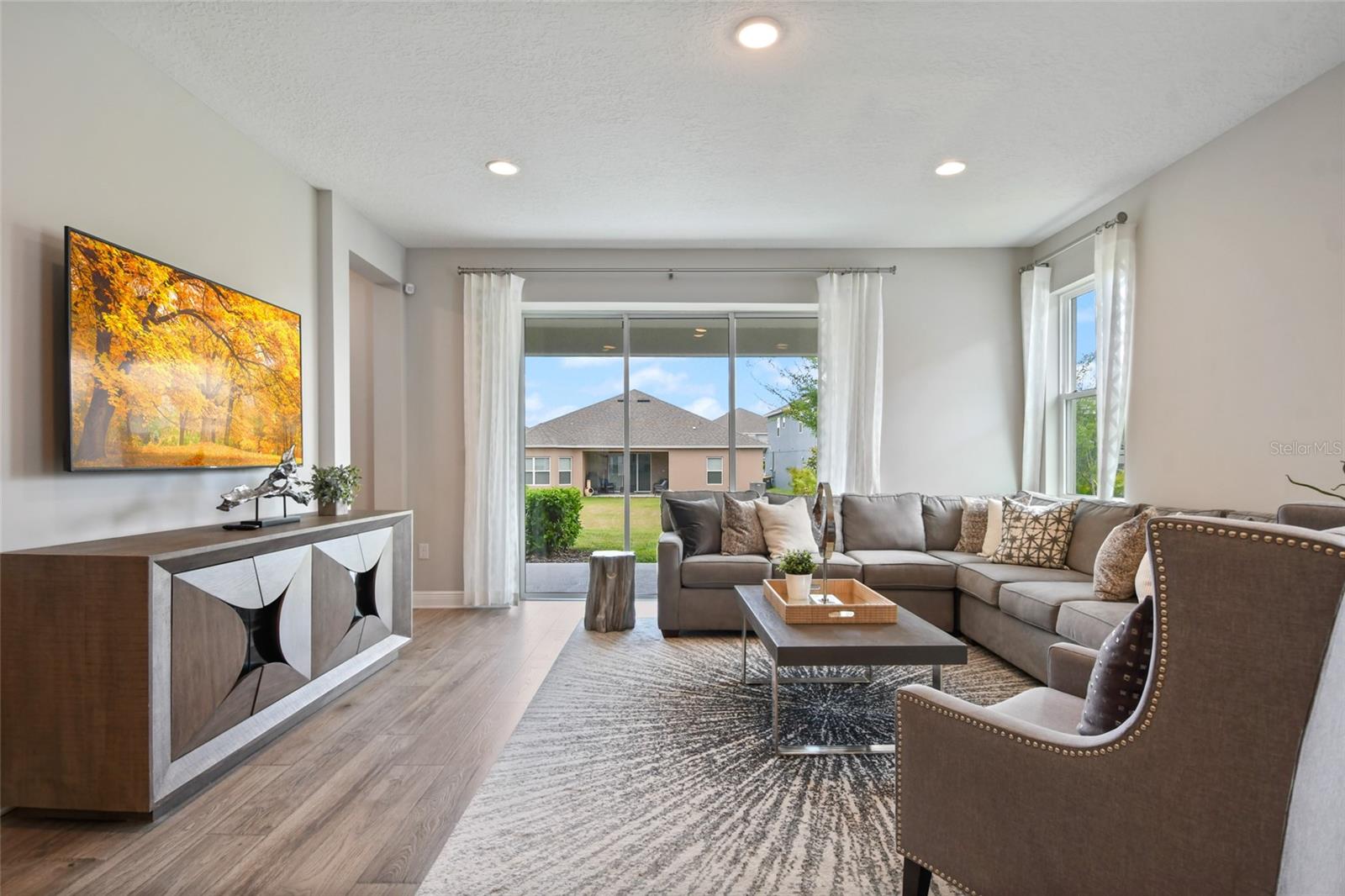 Image 13 of 38 For 4417 Lions Gate Avenue