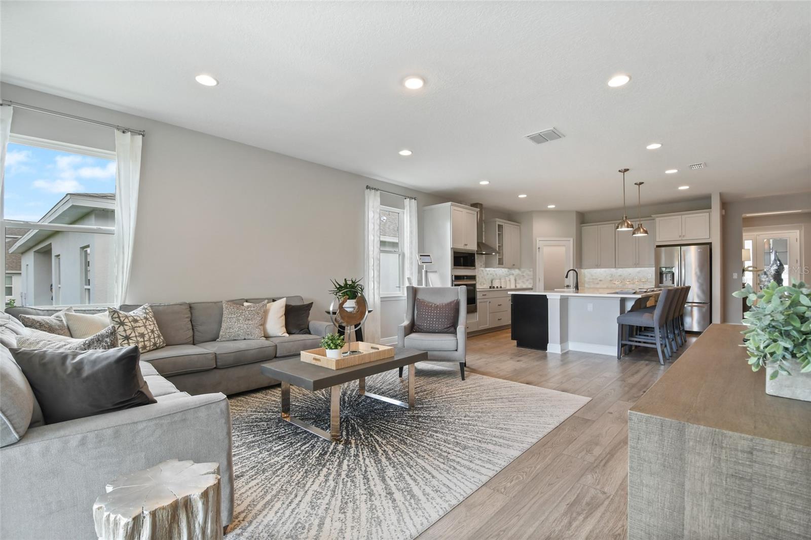 Image 14 of 38 For 4417 Lions Gate Avenue