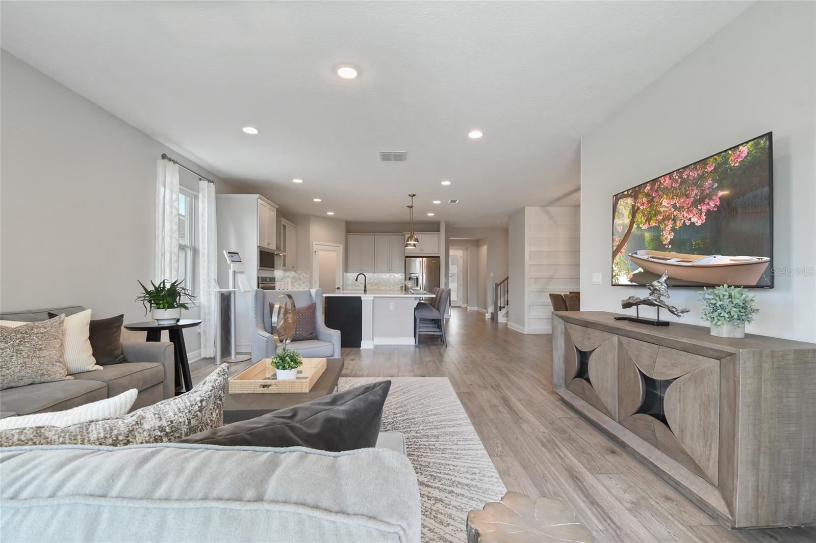 Image 15 of 38 For 4417 Lions Gate Avenue