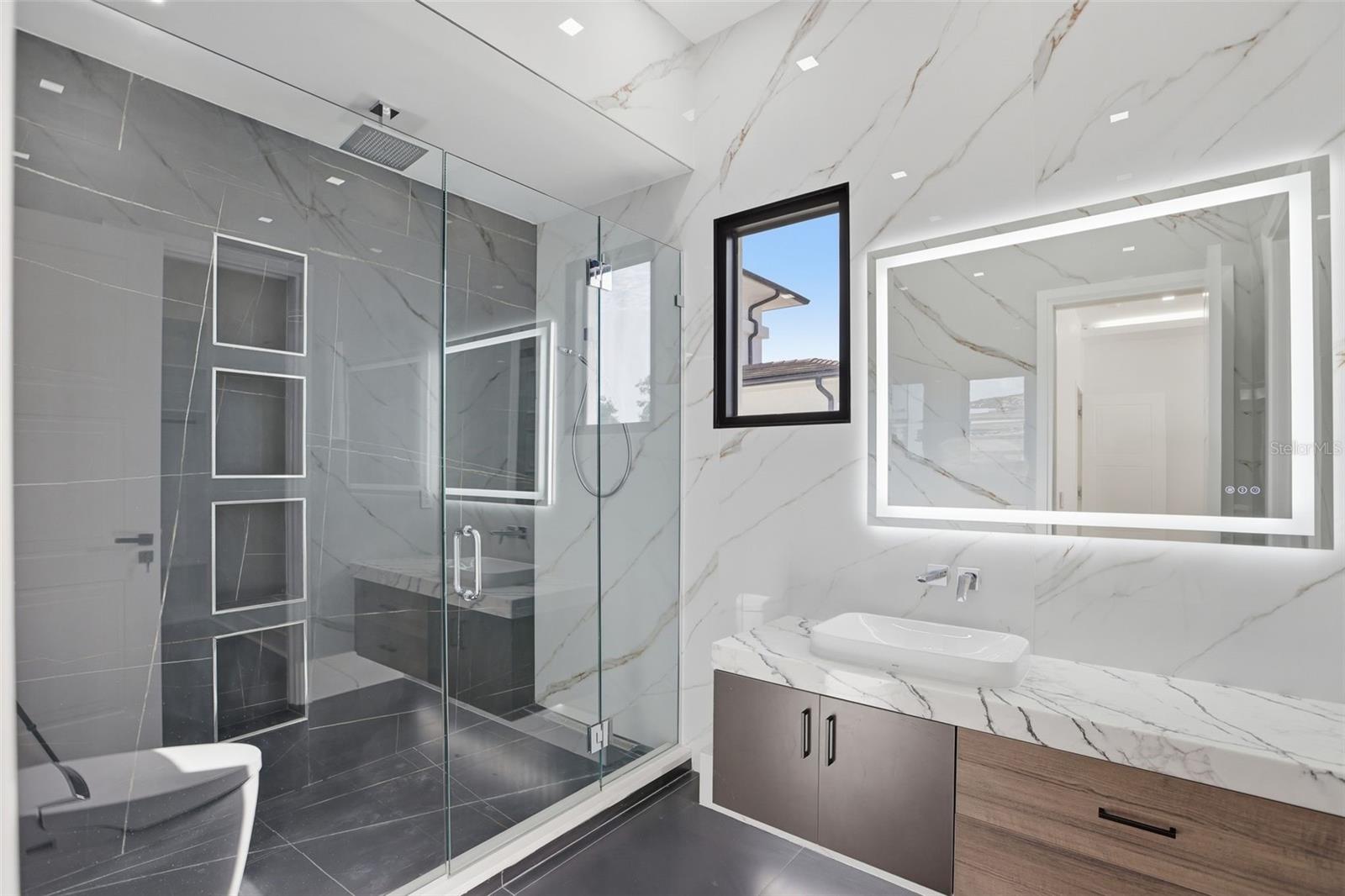 Image 37 of 73 For 1009 Down Reserve Court