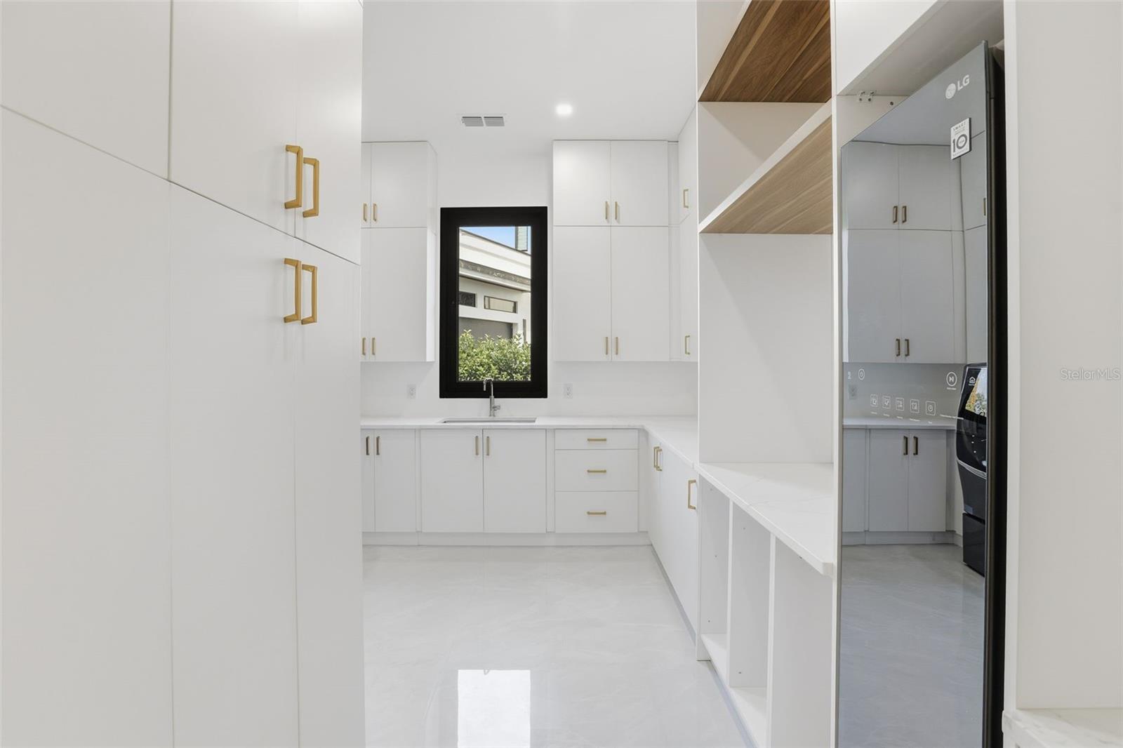 Image 44 of 73 For 1009 Down Reserve Court