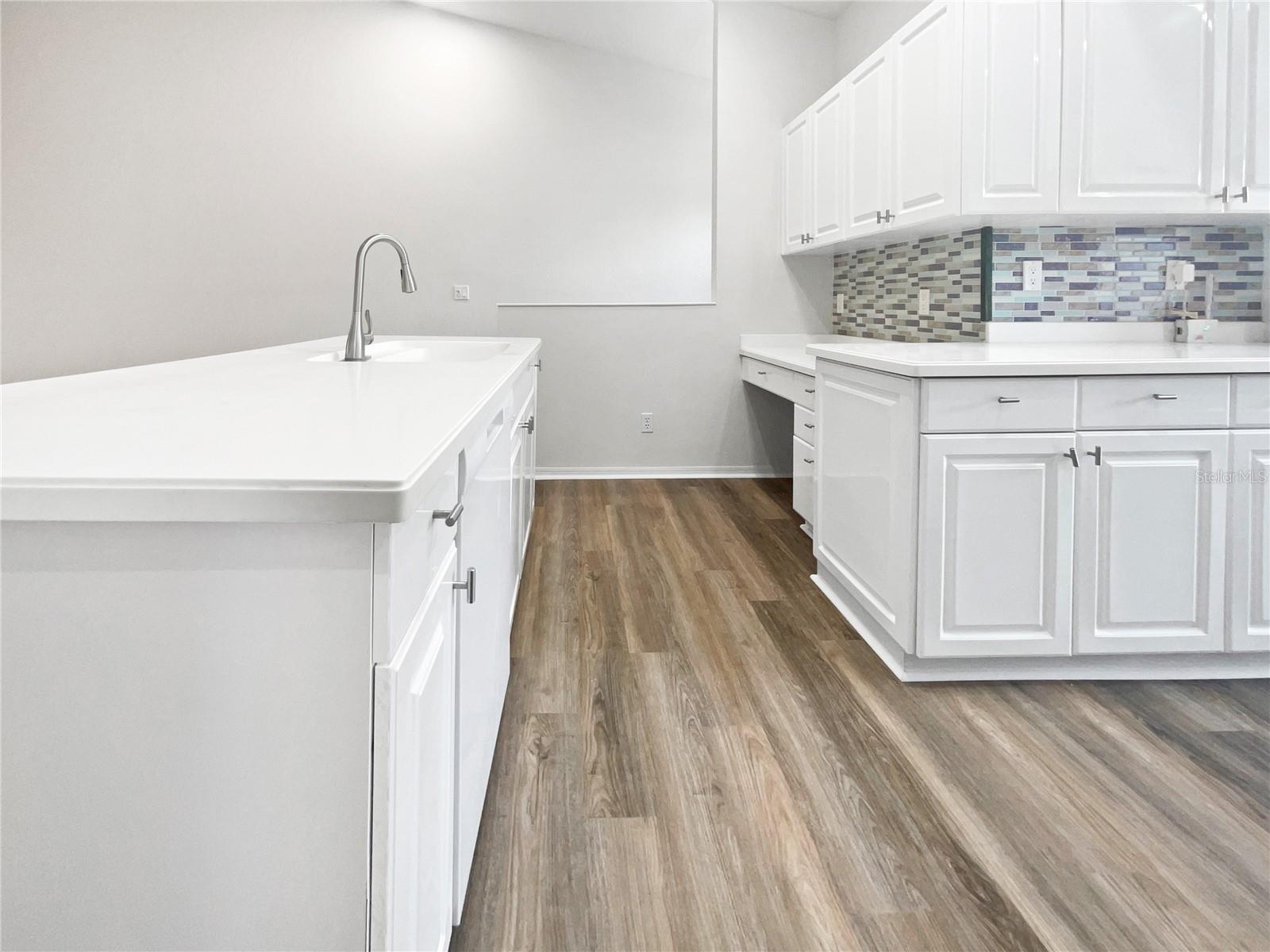 Image 11 of 29 For 6629 Pineview Terrace 5-201