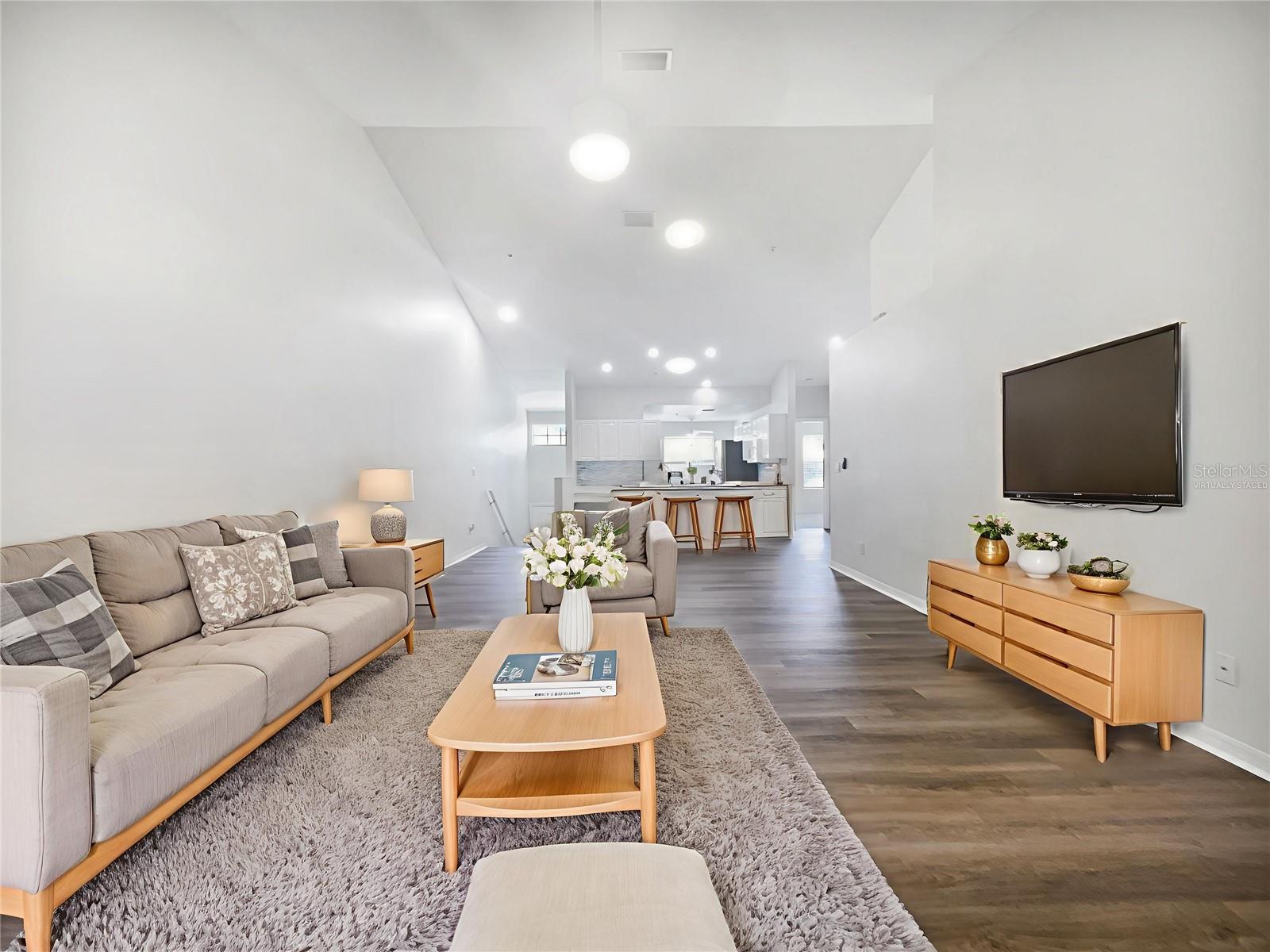 Image 3 of 29 For 6629 Pineview Terrace 5-201