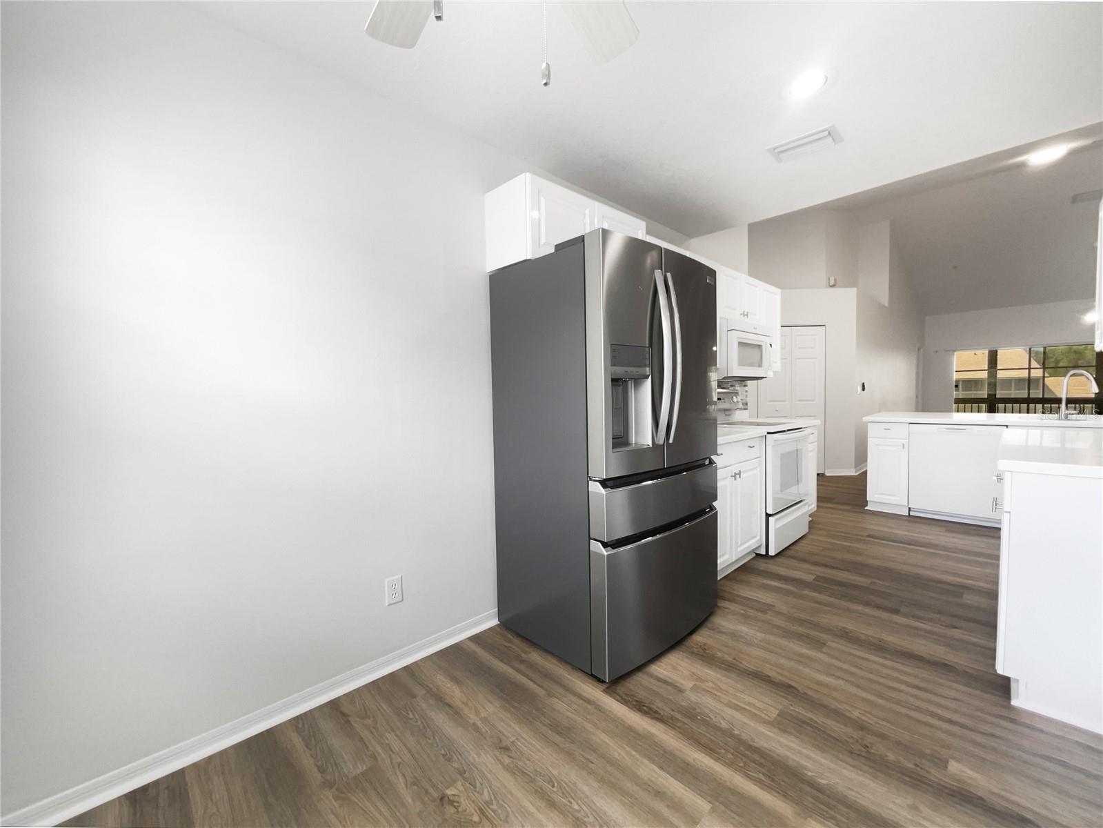 Image 5 of 29 For 6629 Pineview Terrace 5-201