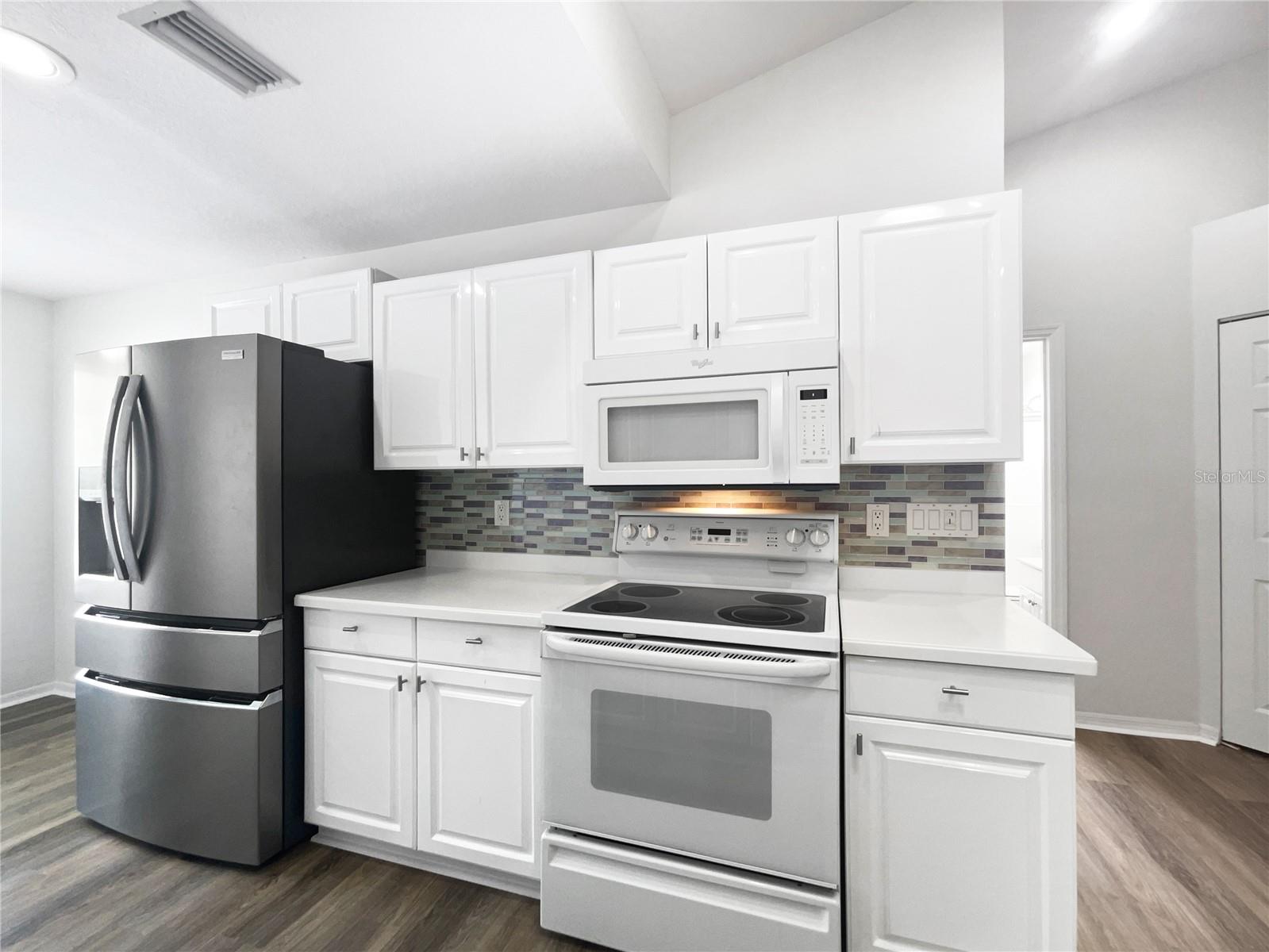 Image 8 of 29 For 6629 Pineview Terrace 5-201