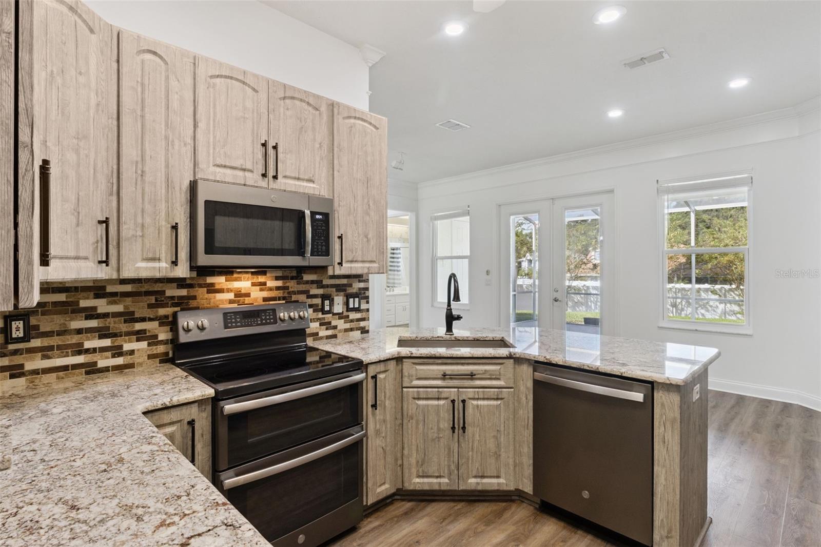 Image 17 of 57 For 421 Osprey Landing Drive