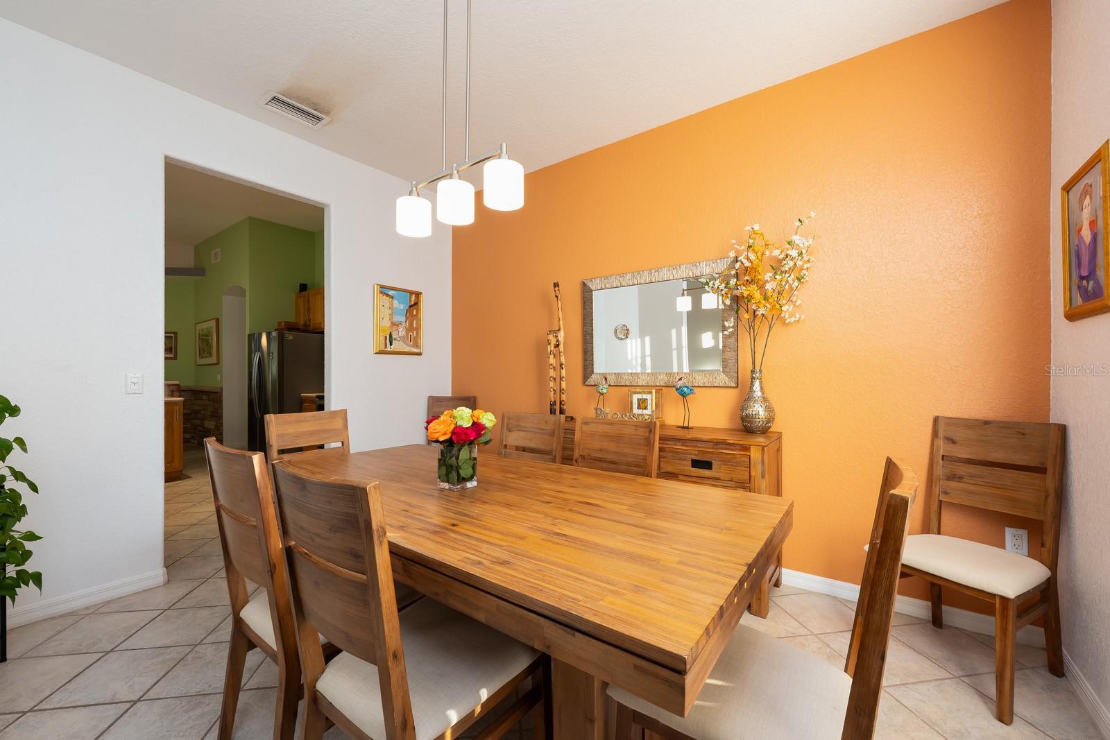 Image 14 of 37 For 331 Lake Lenelle Drive