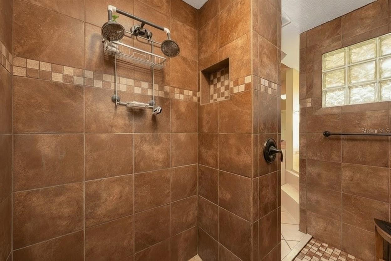 Image 18 of 37 For 331 Lake Lenelle Drive