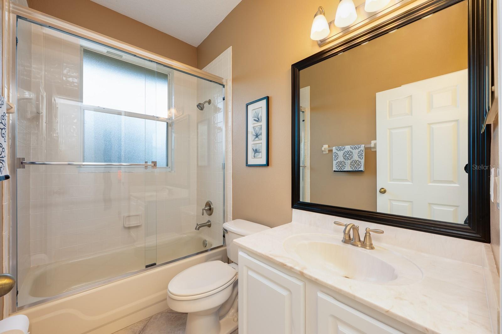 Image 23 of 37 For 331 Lake Lenelle Drive