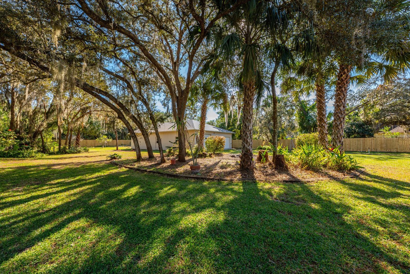 Image 28 of 37 For 331 Lake Lenelle Drive