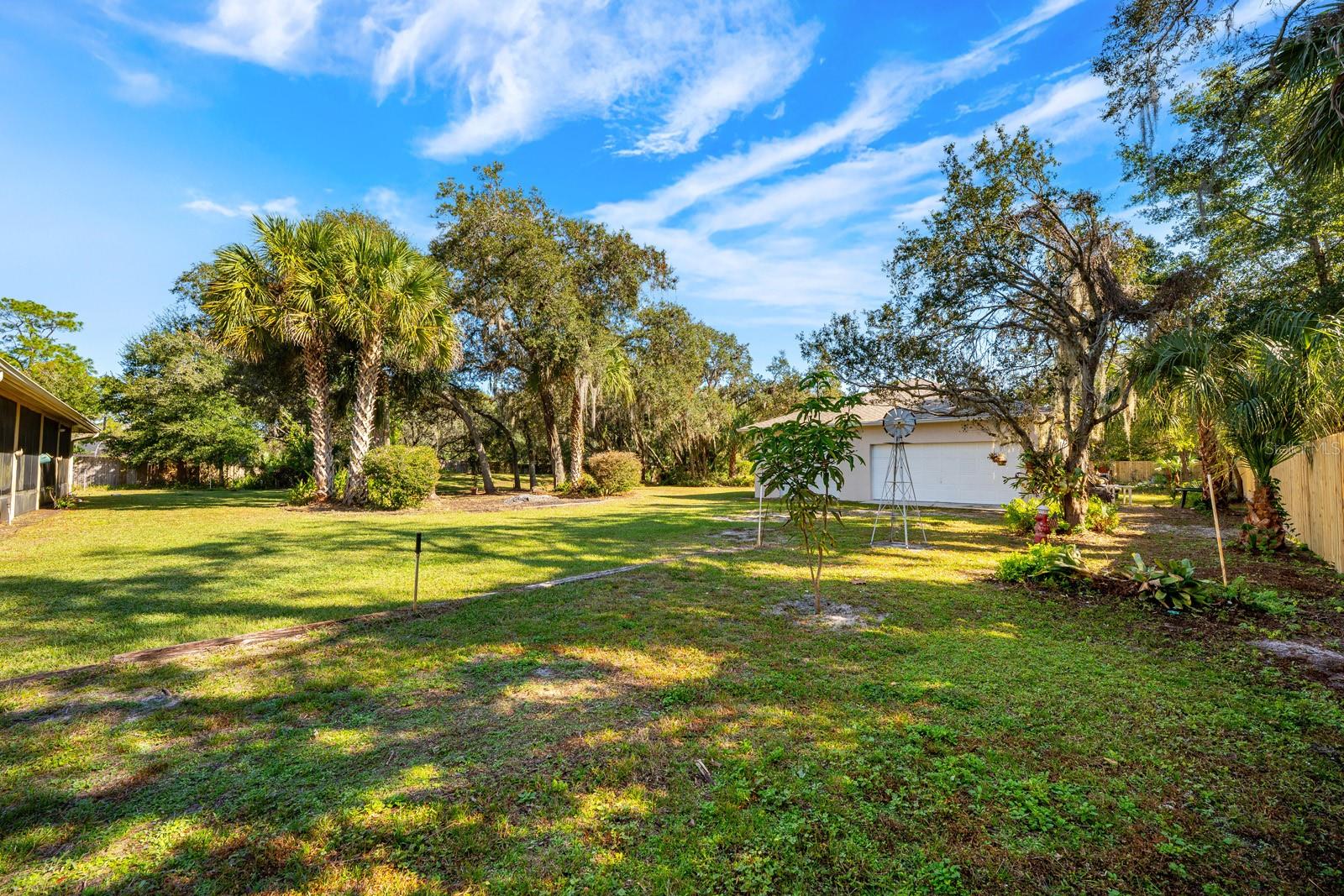 Image 30 of 37 For 331 Lake Lenelle Drive