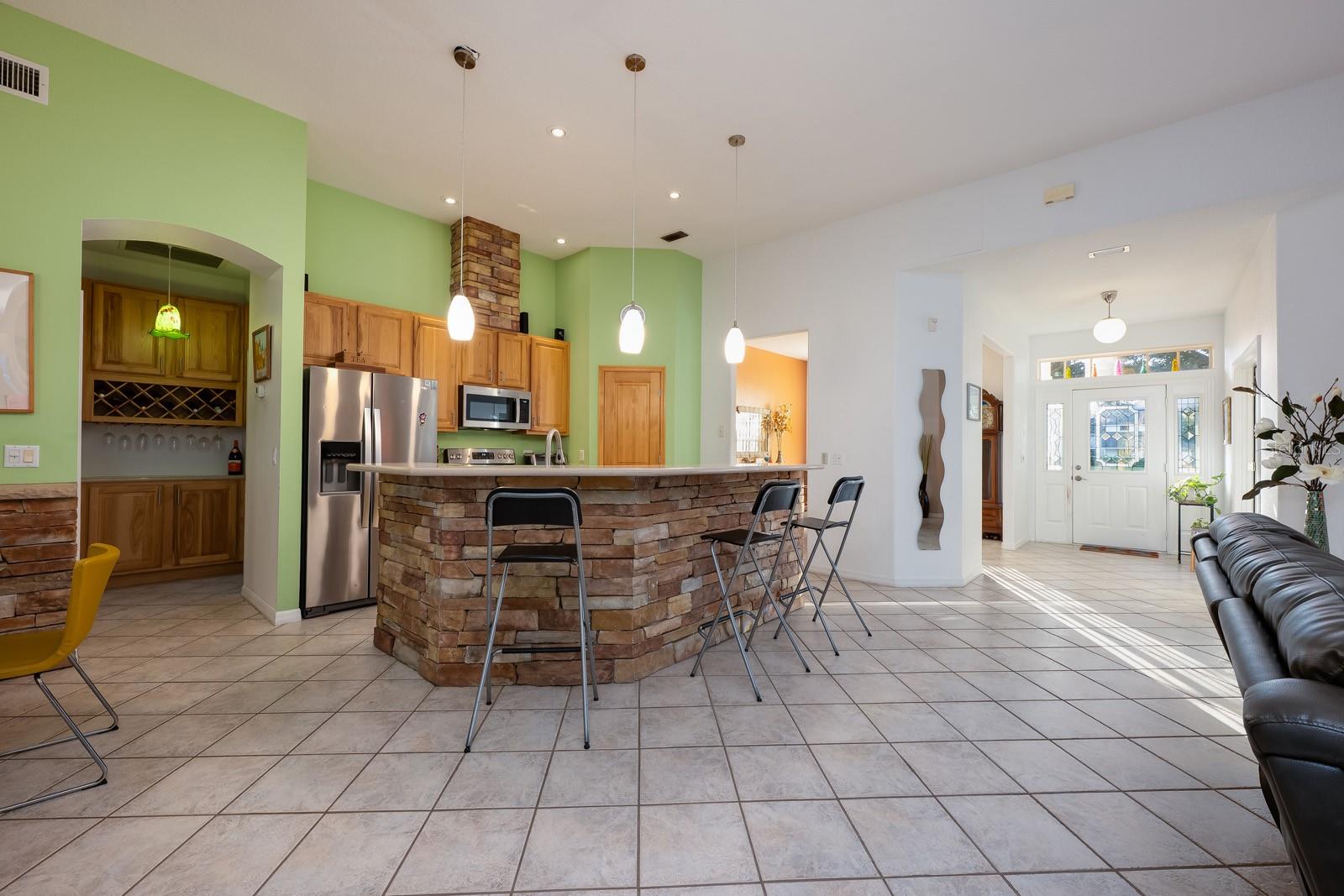 Image 9 of 37 For 331 Lake Lenelle Drive