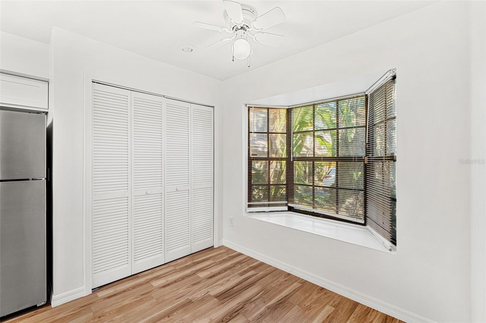 Image 22 of 23 For 724 Edgewater Drive