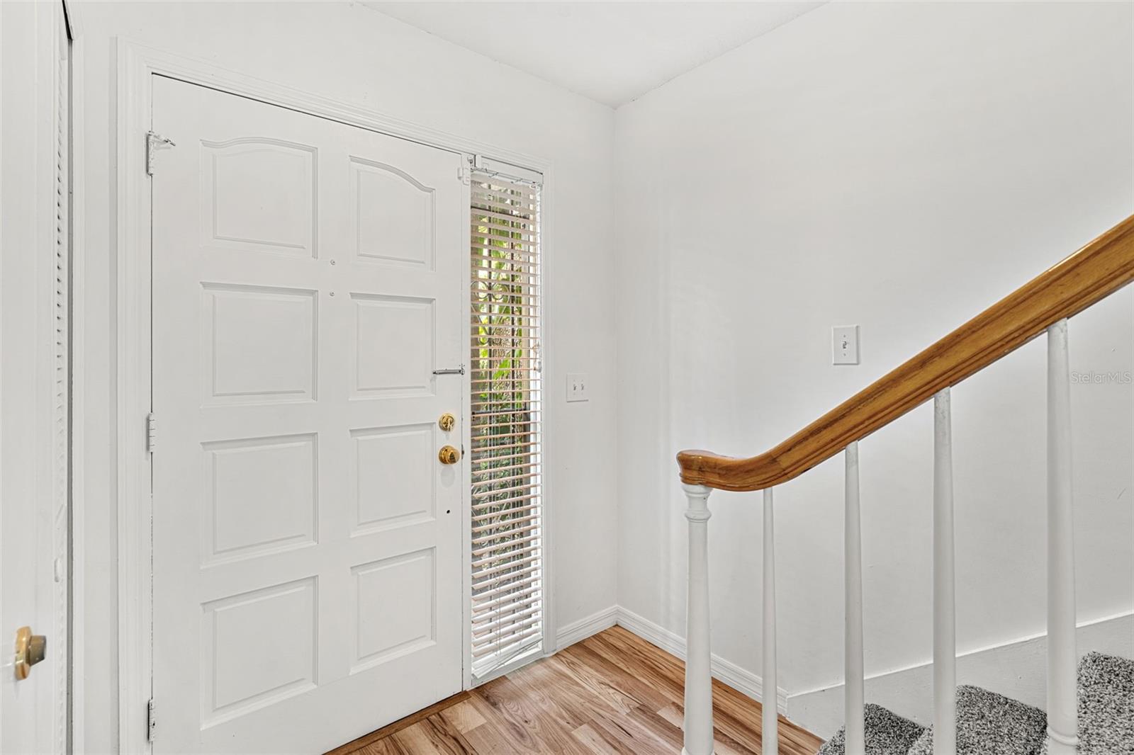 Image 3 of 23 For 724 Edgewater Drive