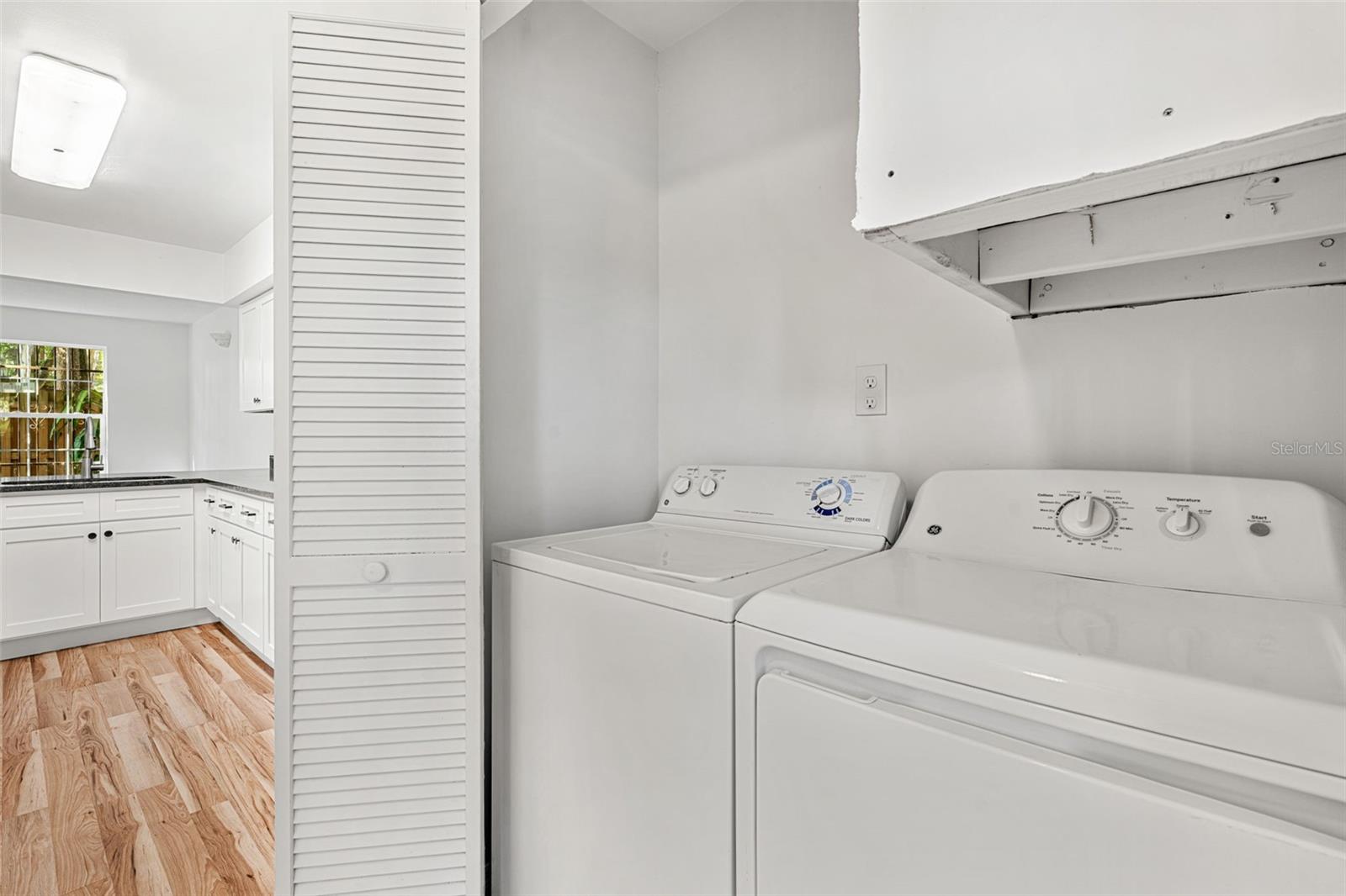 Image 9 of 23 For 724 Edgewater Drive