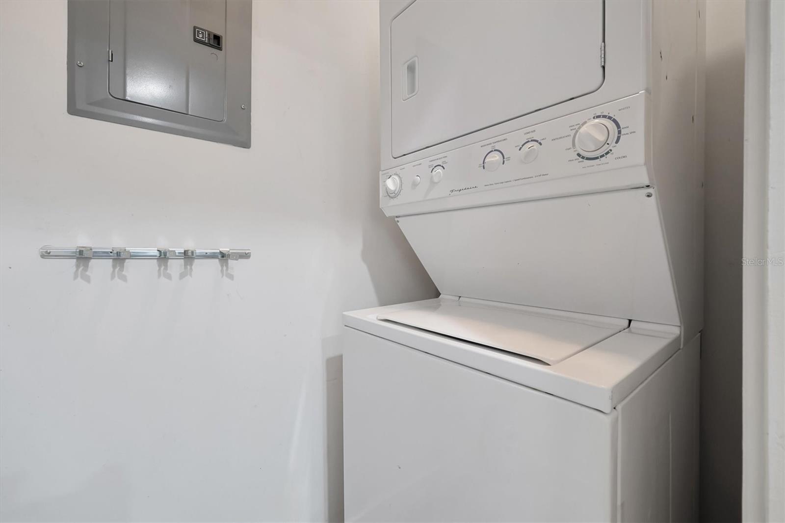 Image 22 of 58 For 155 Court Avenue 1604