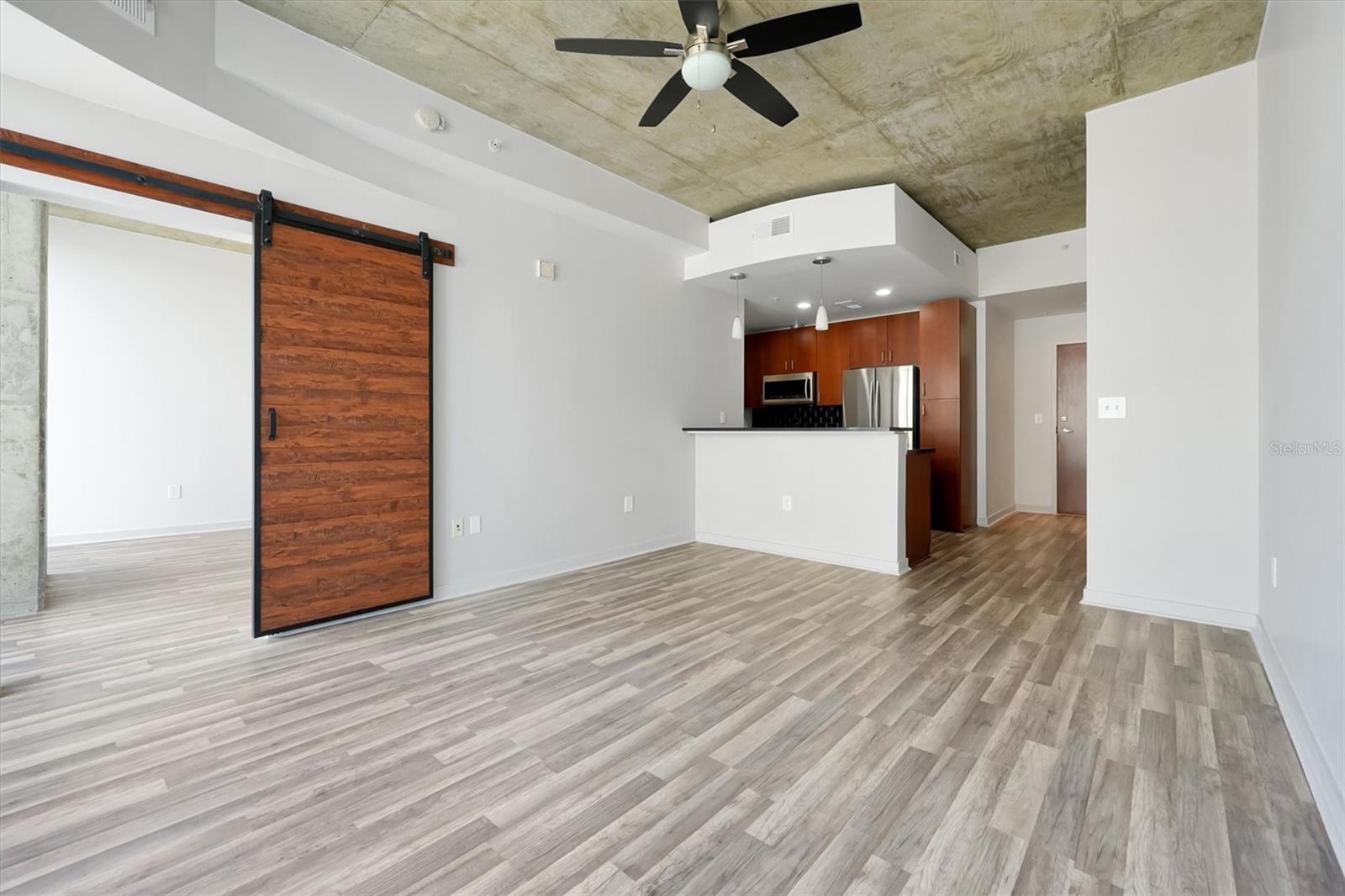 Image 8 of 58 For 155 Court Avenue 1604