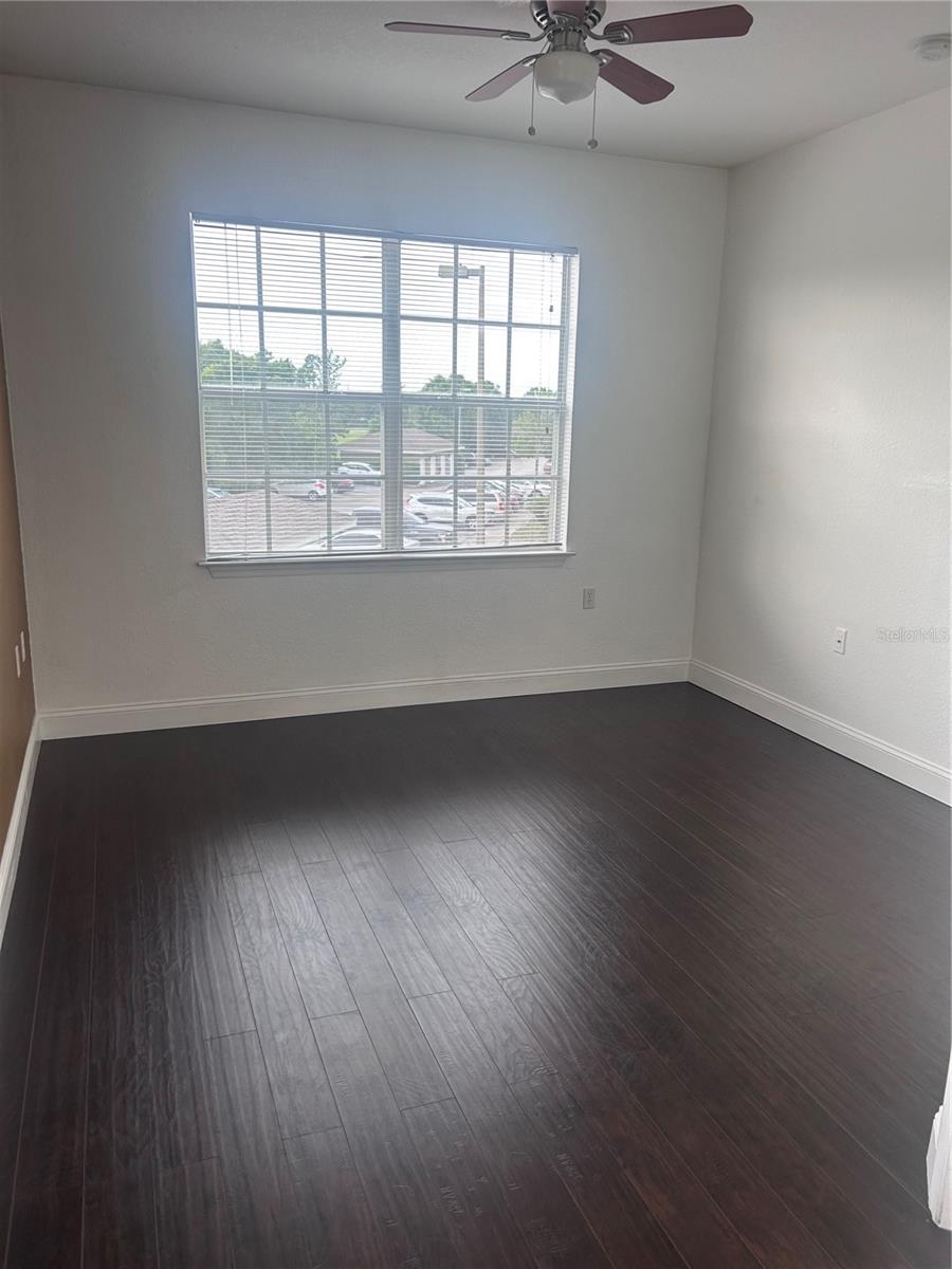 Image 5 of 9 For 8213 Claire Ann Drive 203