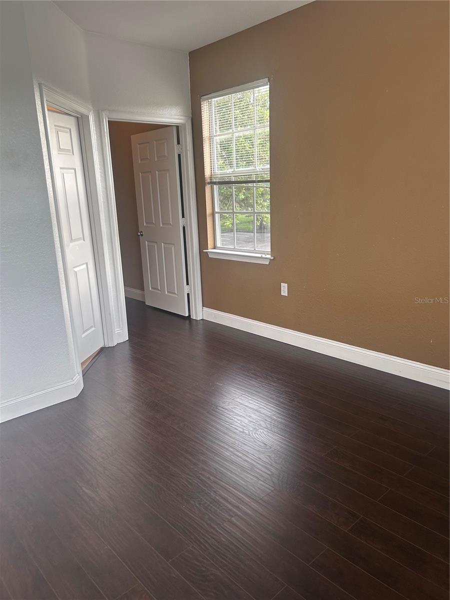 Image 7 of 9 For 8213 Claire Ann Drive 203