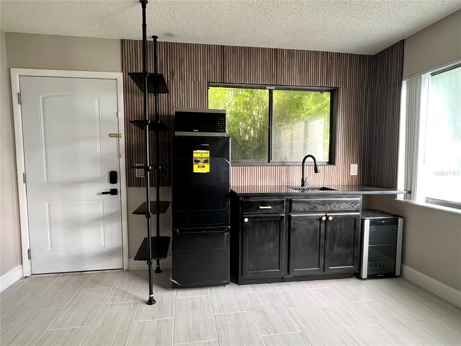 Image 4 of 9 For 10648 Larissa Street B
