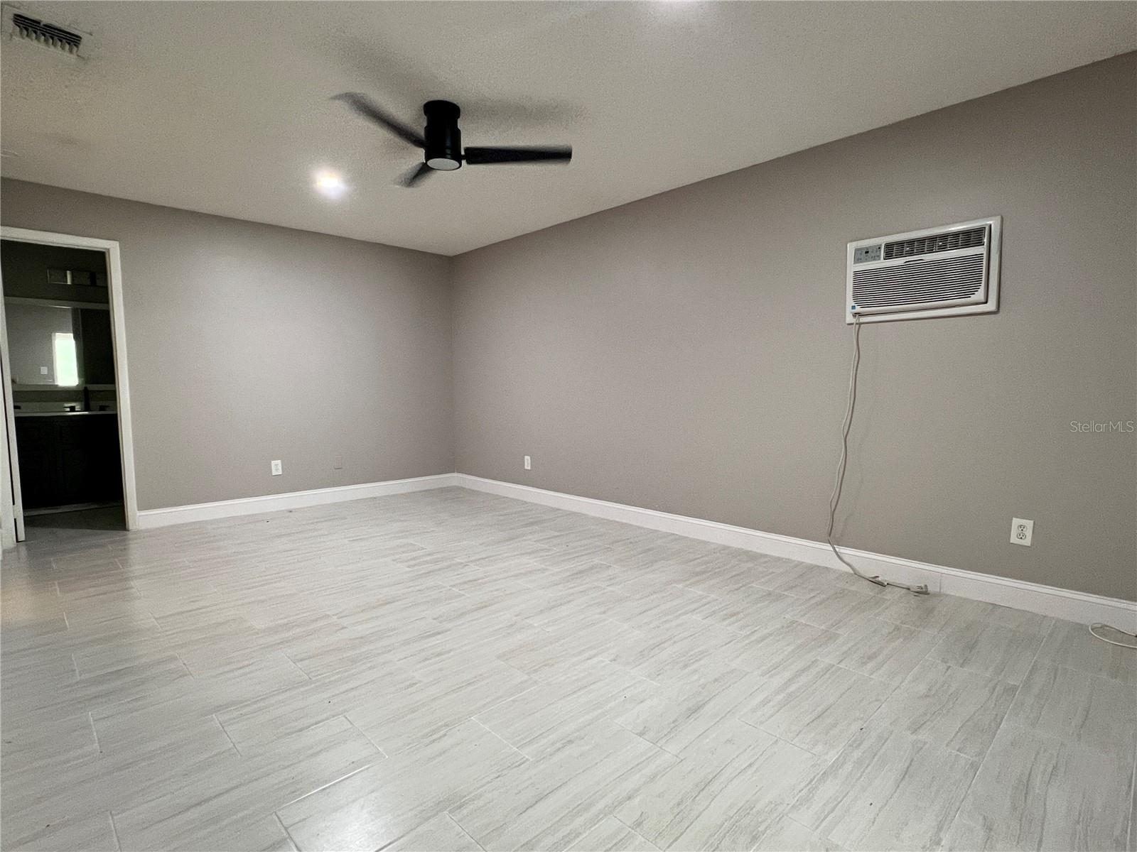 Image 7 of 9 For 10648 Larissa Street B