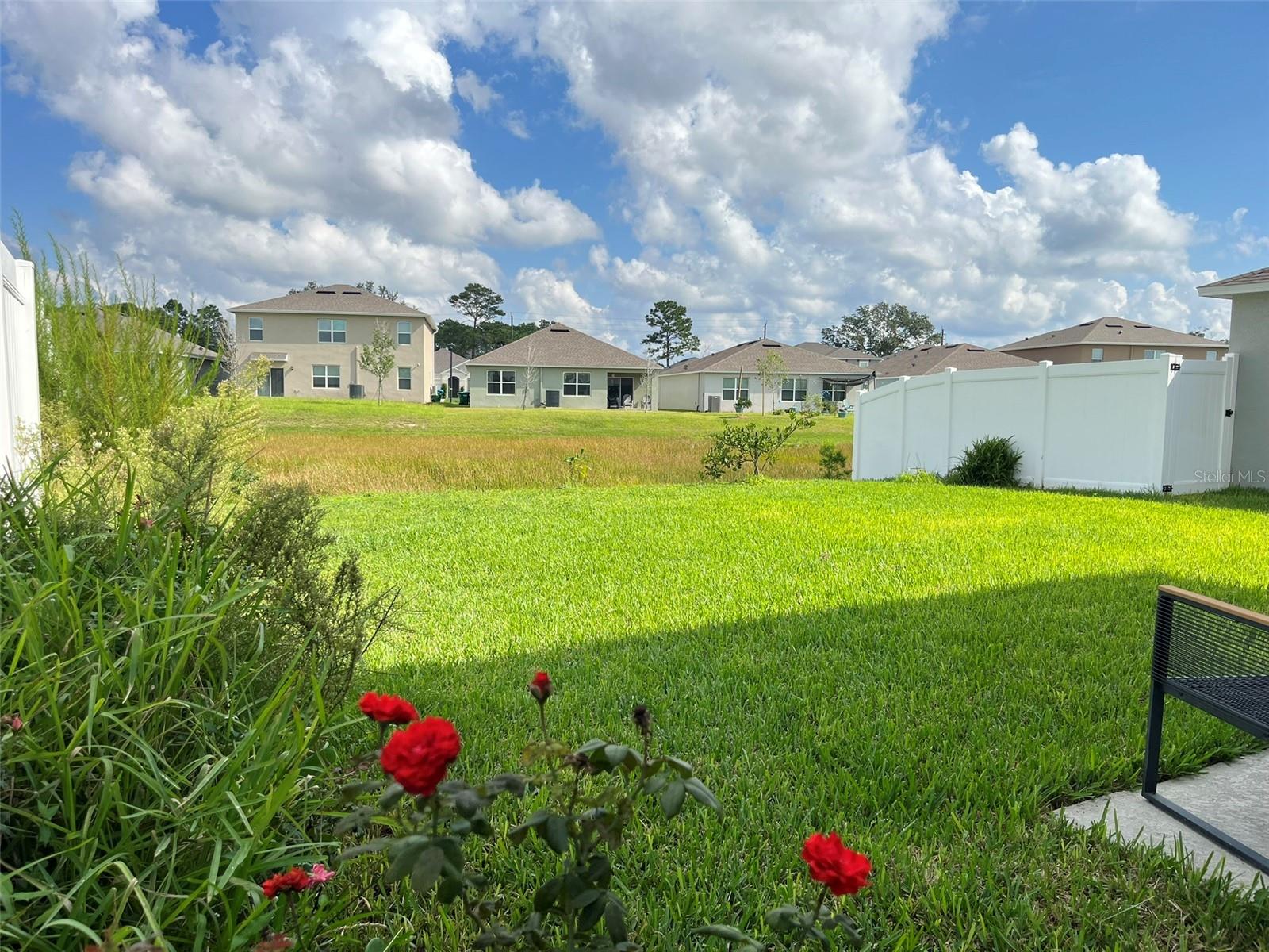 Image 34 of 38 For 1342 Winter Gray Circle