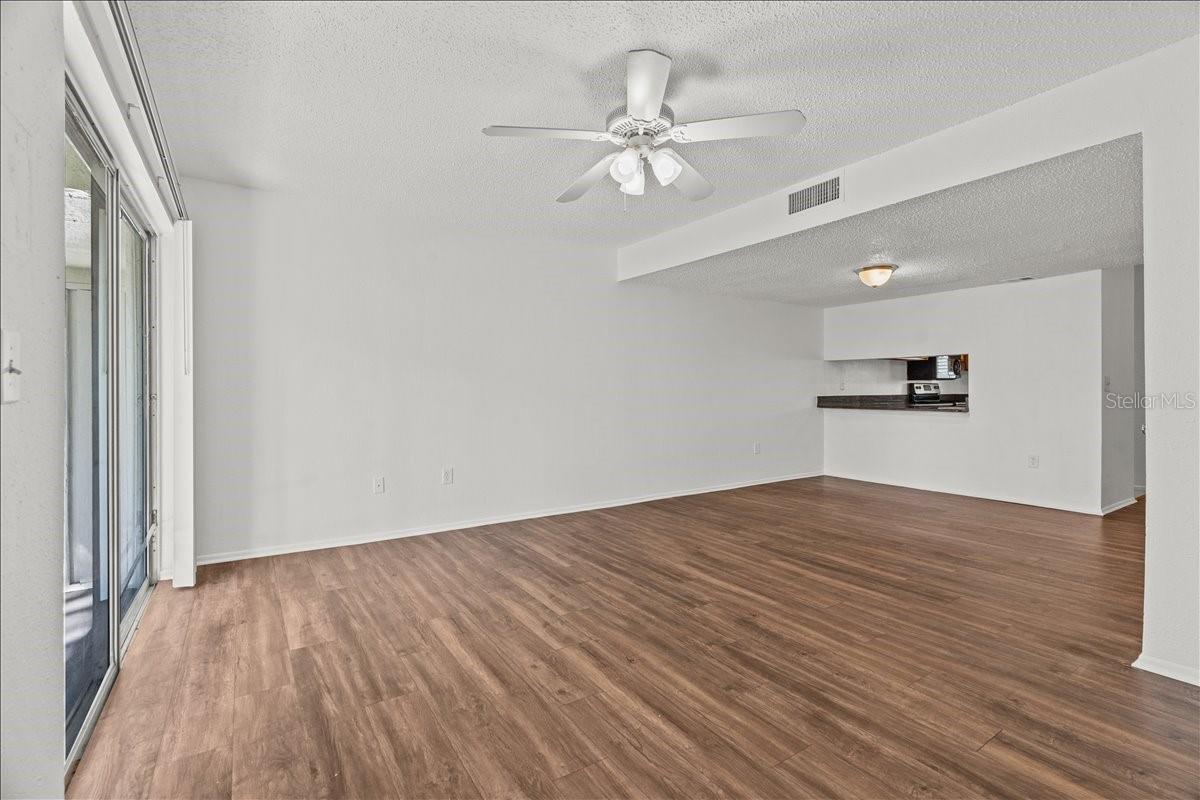 Image 12 of 38 For 4213 Semoran Boulevard 3