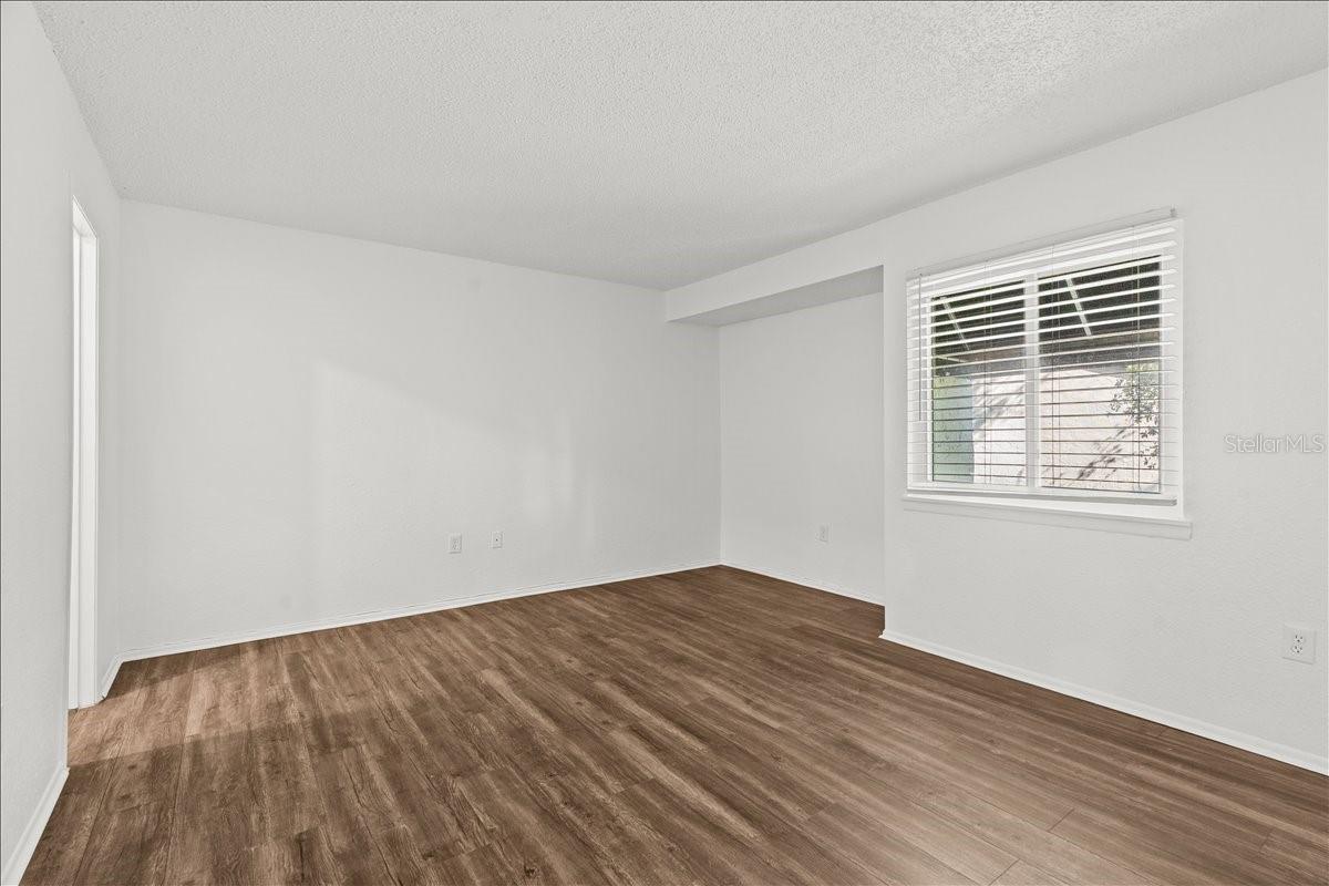 Image 17 of 38 For 4213 Semoran Boulevard 3